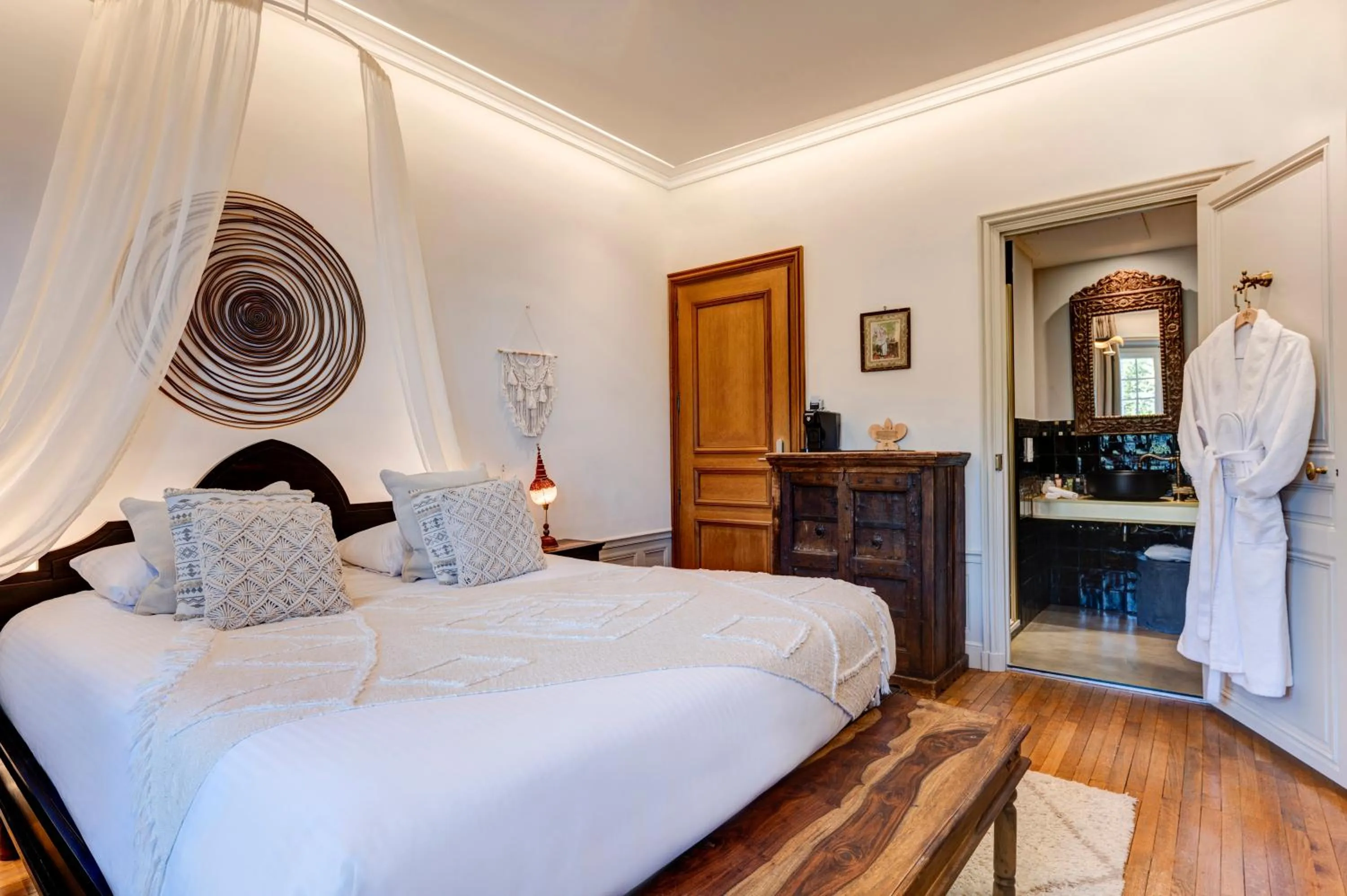 Bed in Château des Avenieres