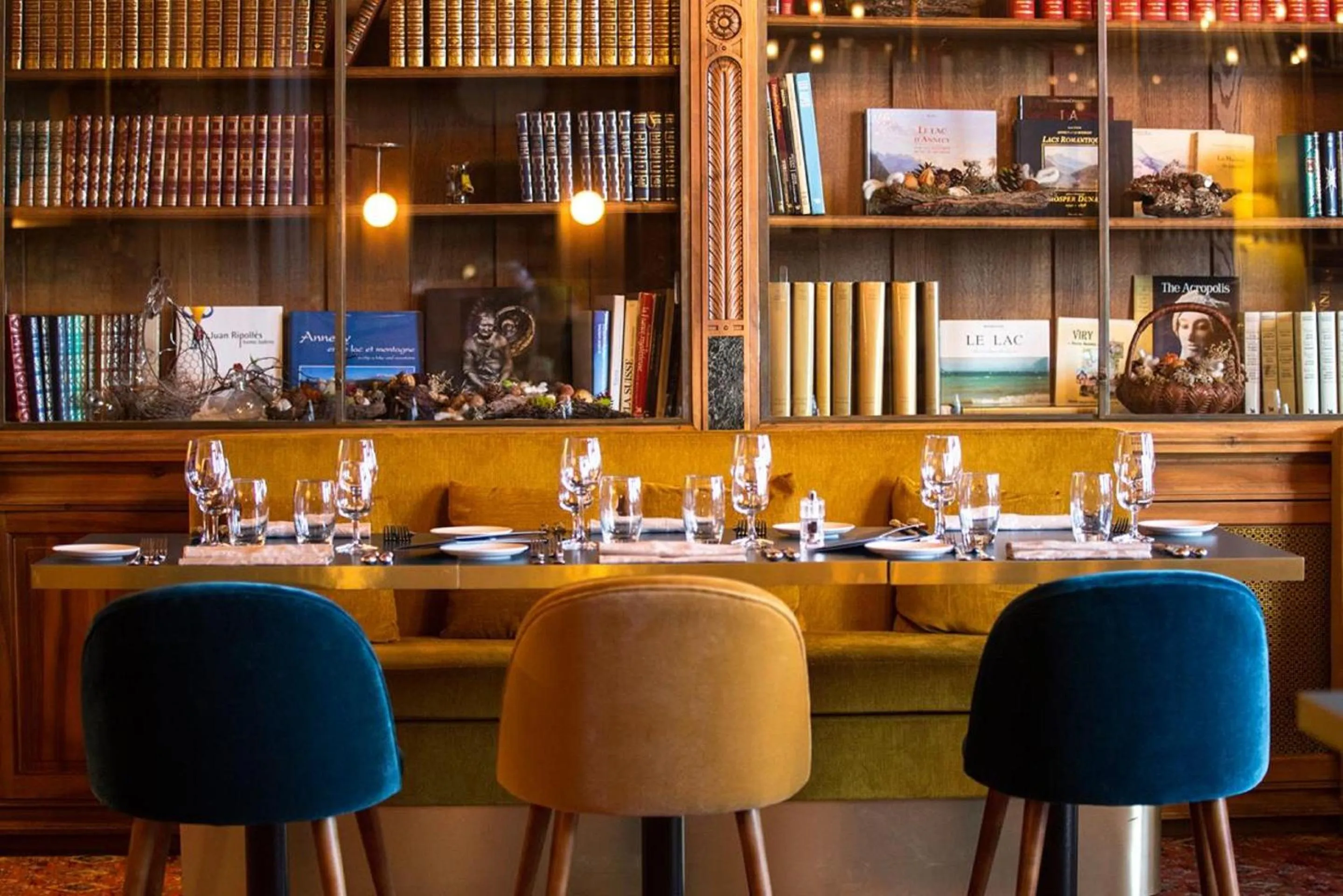 Restaurant/places to eat in Château des Avenieres