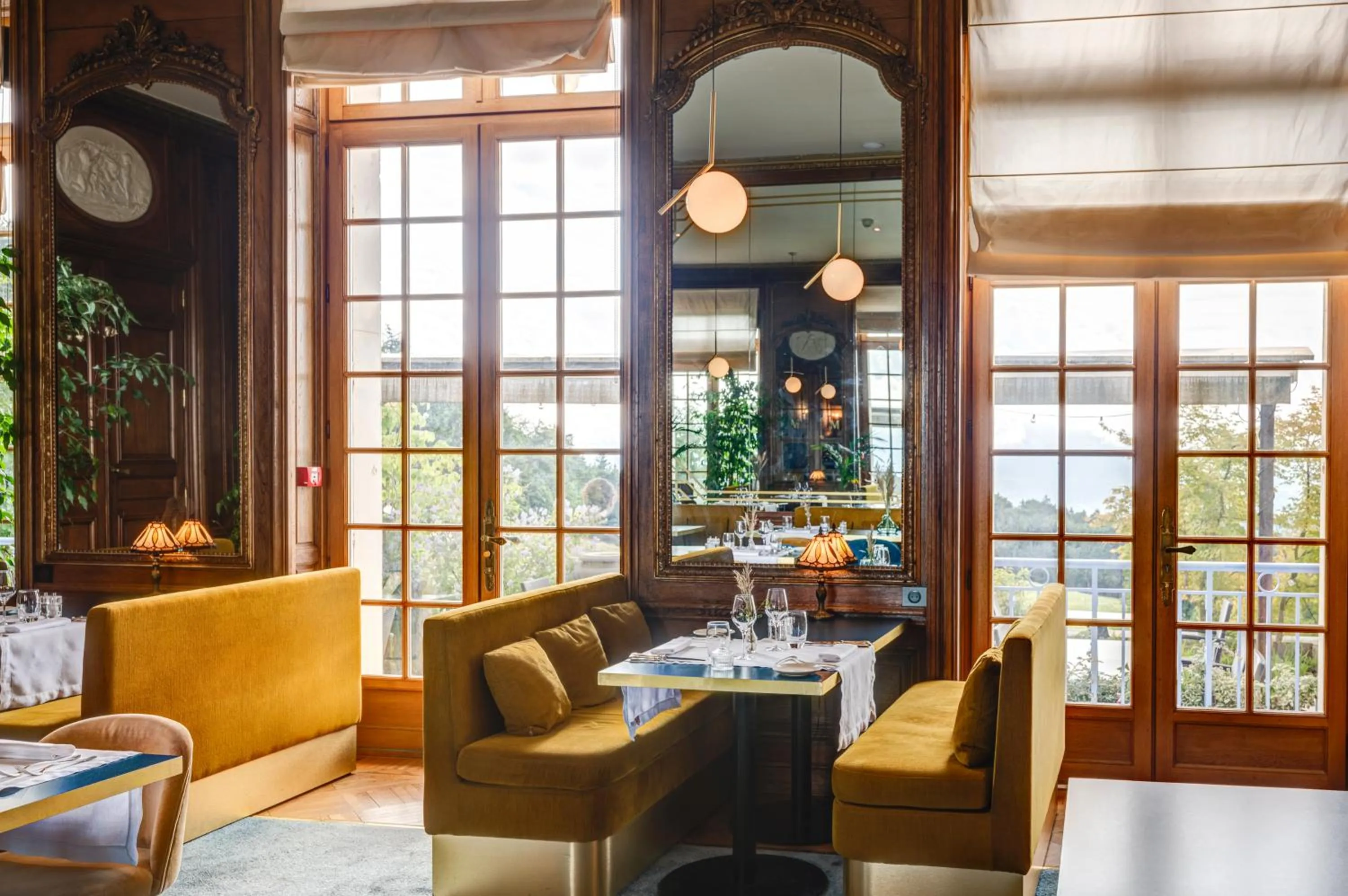 Restaurant/places to eat in Château des Avenieres