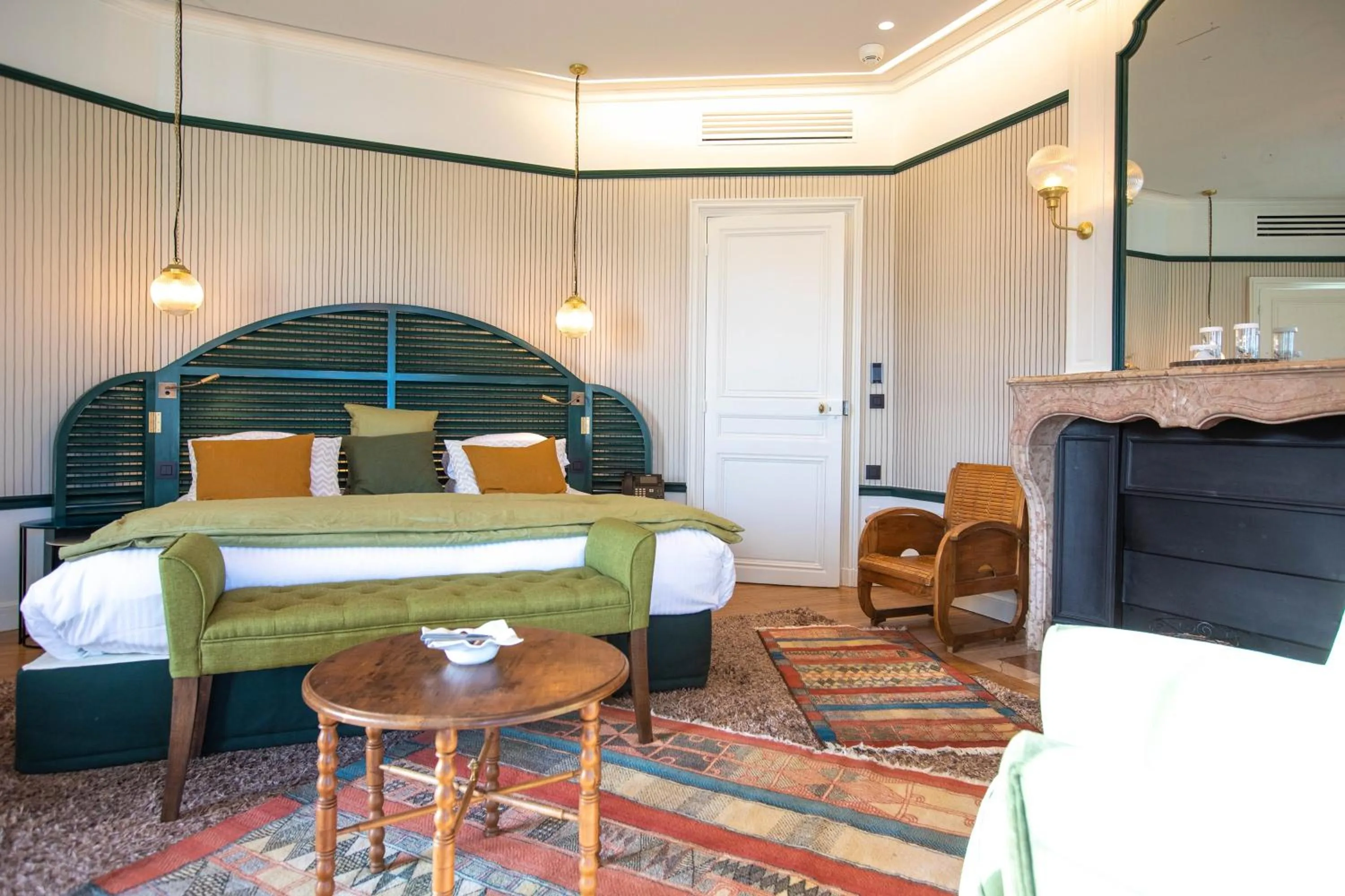 Bed in Château des Avenieres