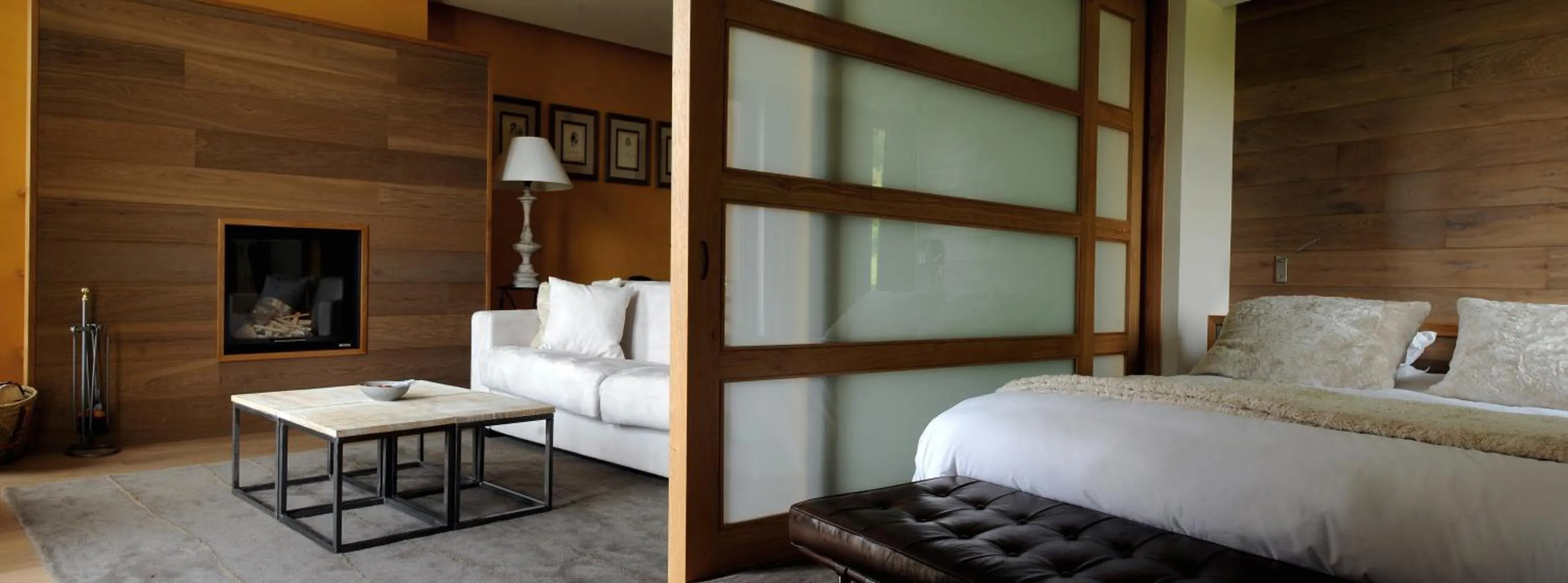 Bed in Château des Avenieres