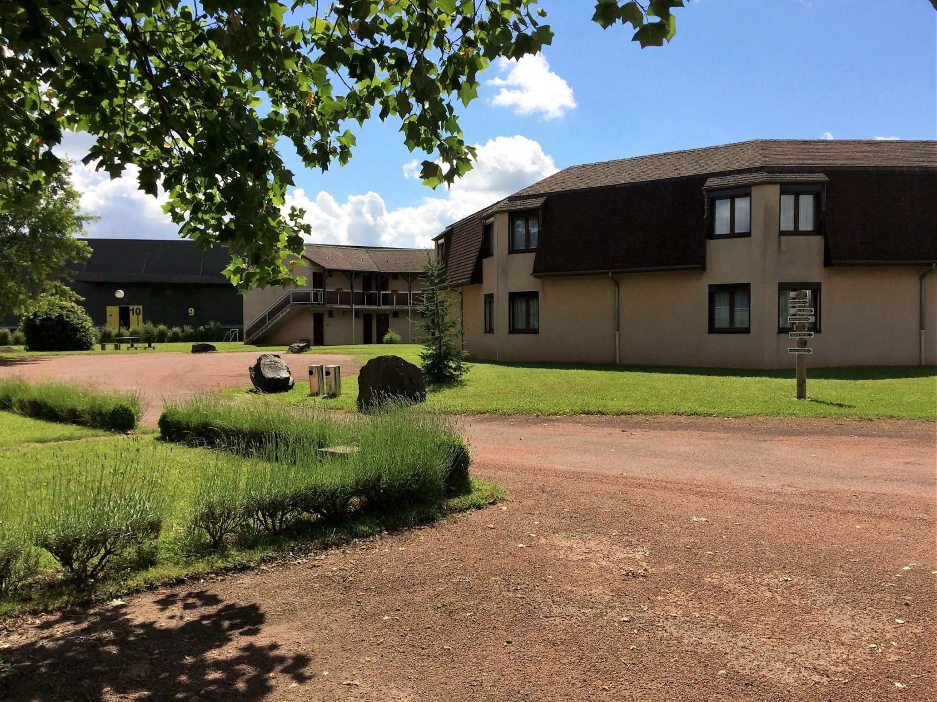 Facade/entrance in Delfotel