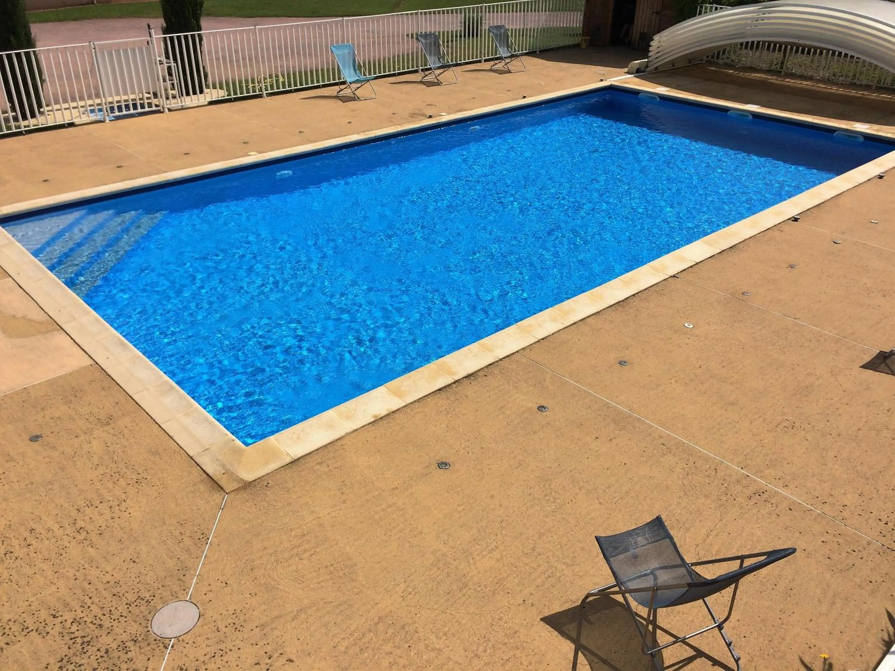 Swimming pool in Delfotel