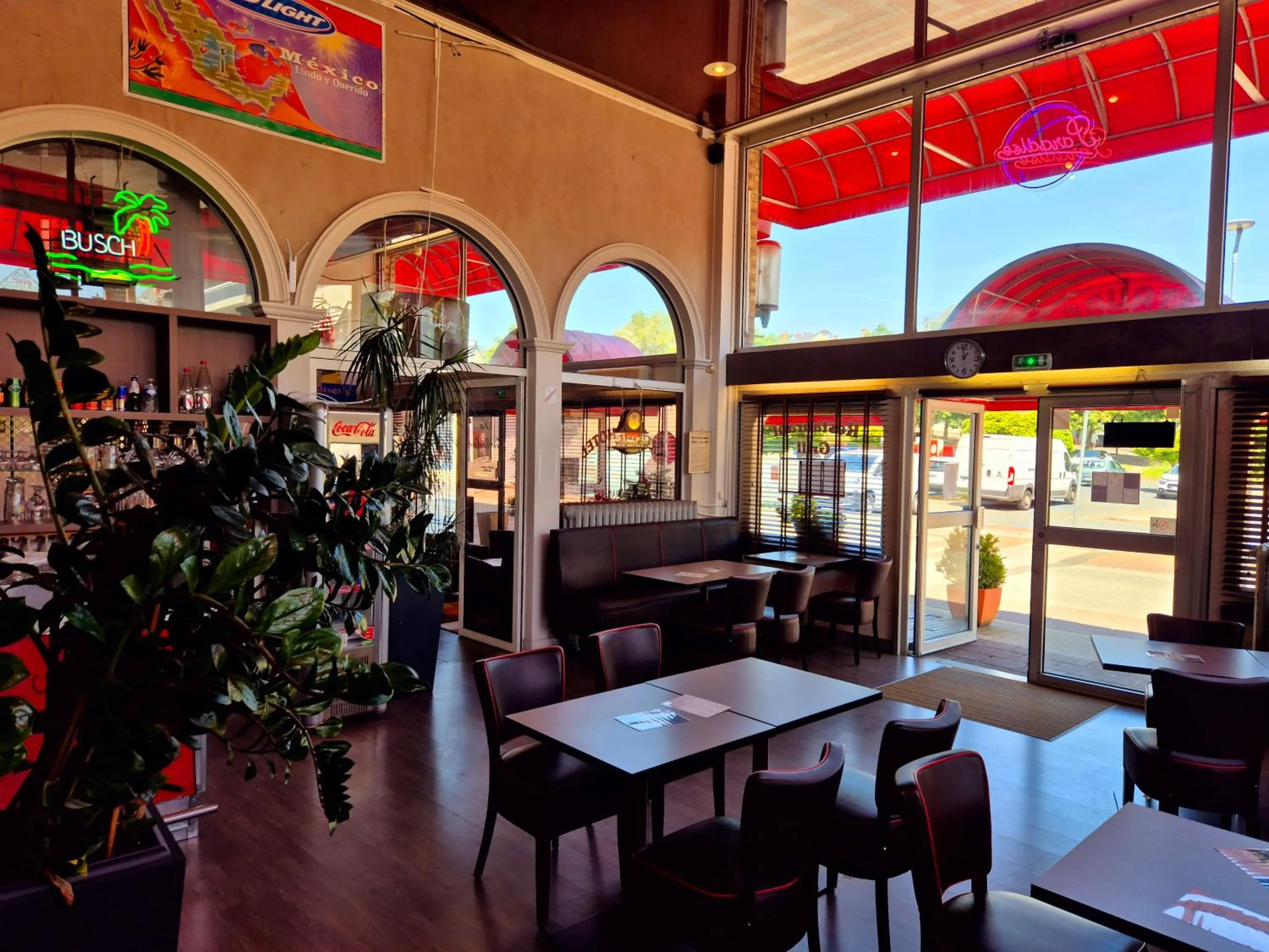 Restaurant/places to eat in Arche Hotel