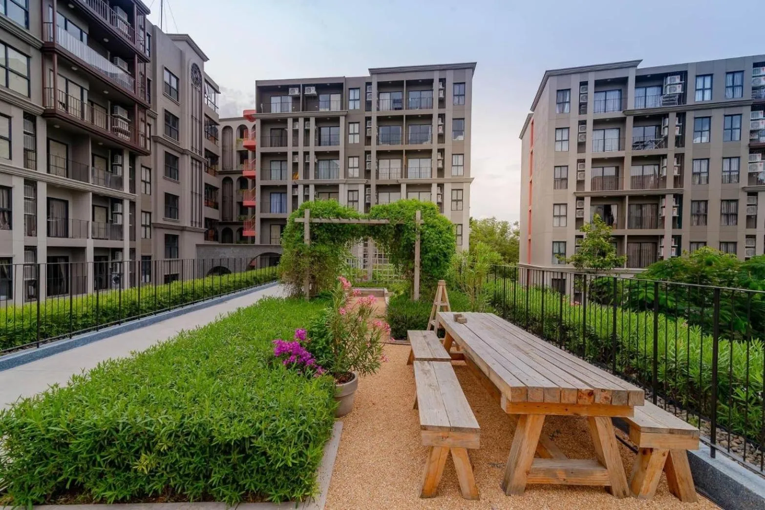 Cicada Huahin Pool Access by PP ห้องสวยติดสระ