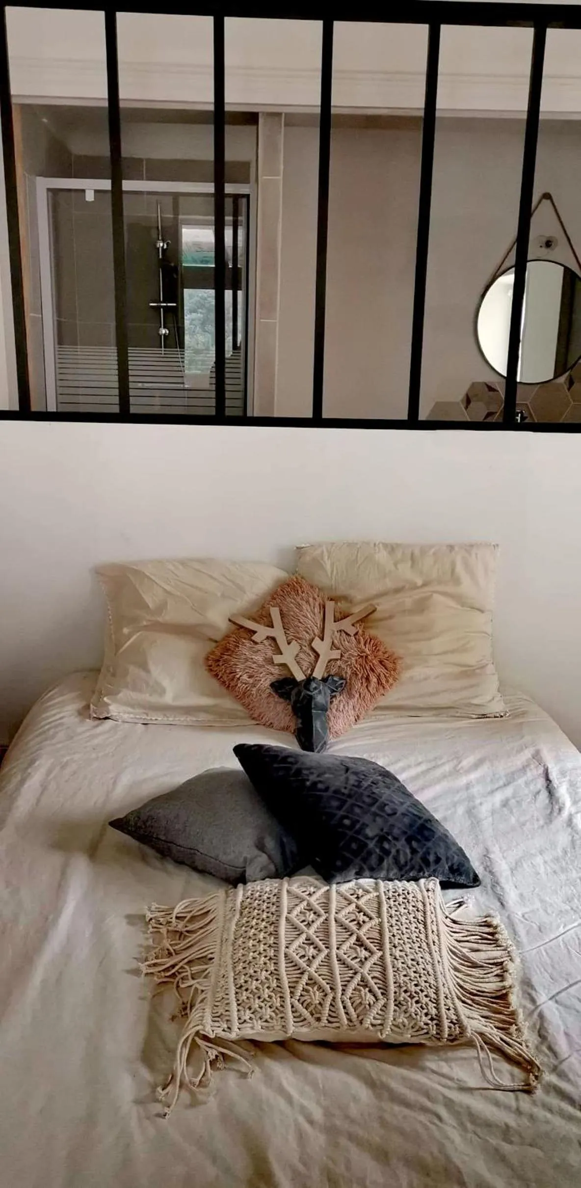 Bed in La Dolce Vita Justine