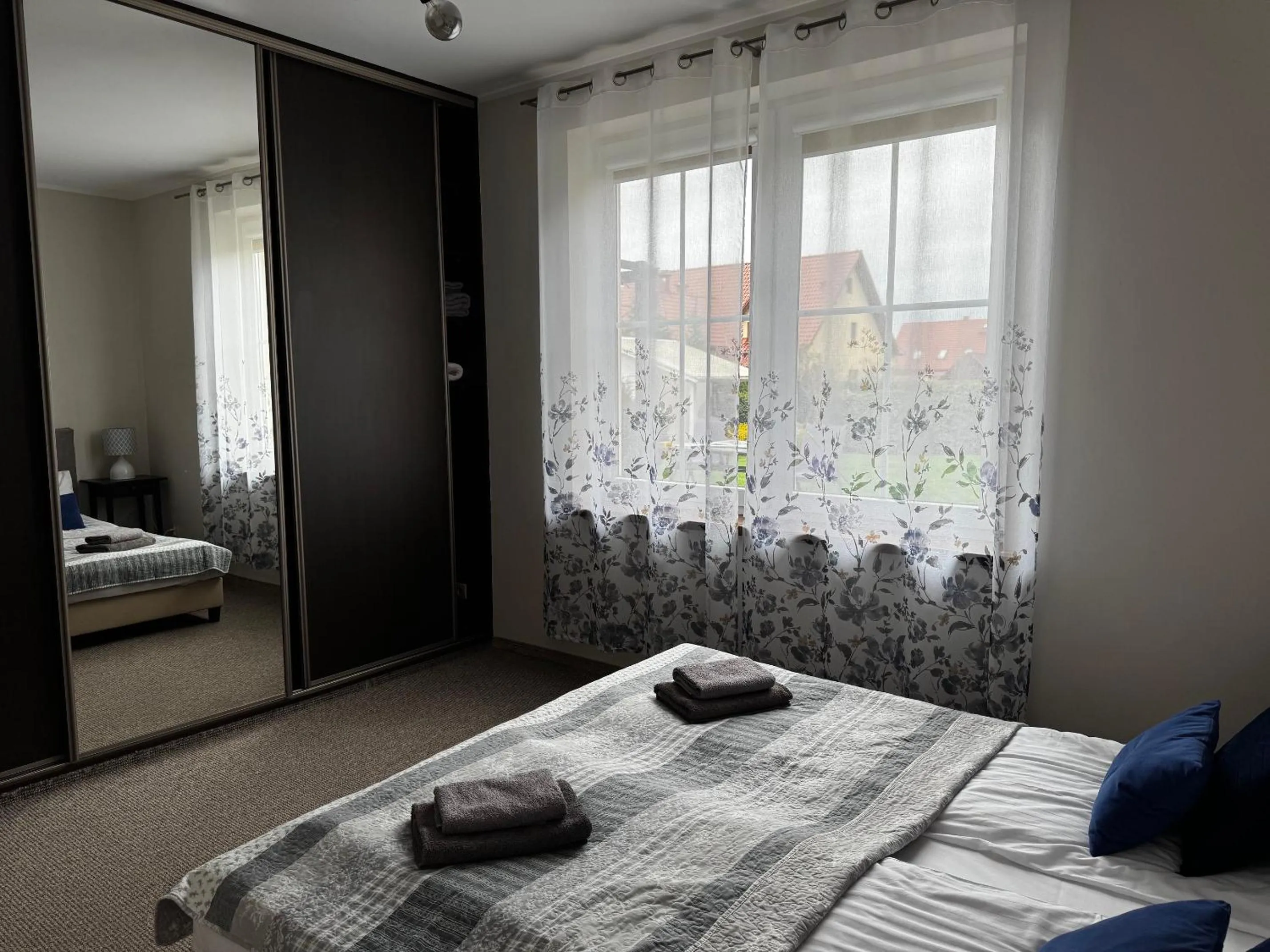 Bed in ApartamentyKudowa - Willa Pod Dębami z ogrodem i parkingiem,