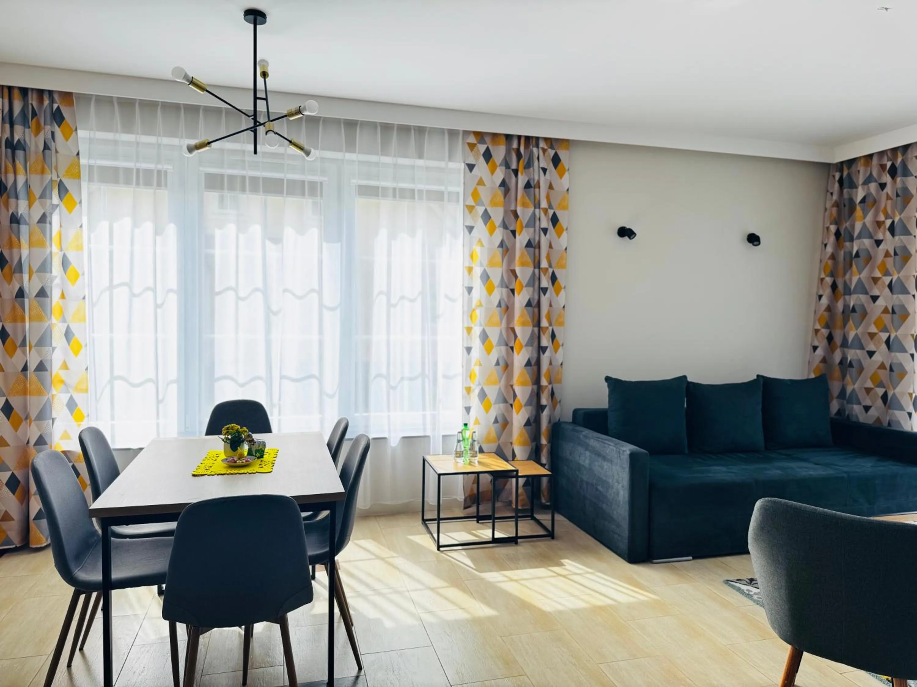 Living room in ApartamentyKudowa - Willa Pod Dębami z ogrodem i parkingiem,