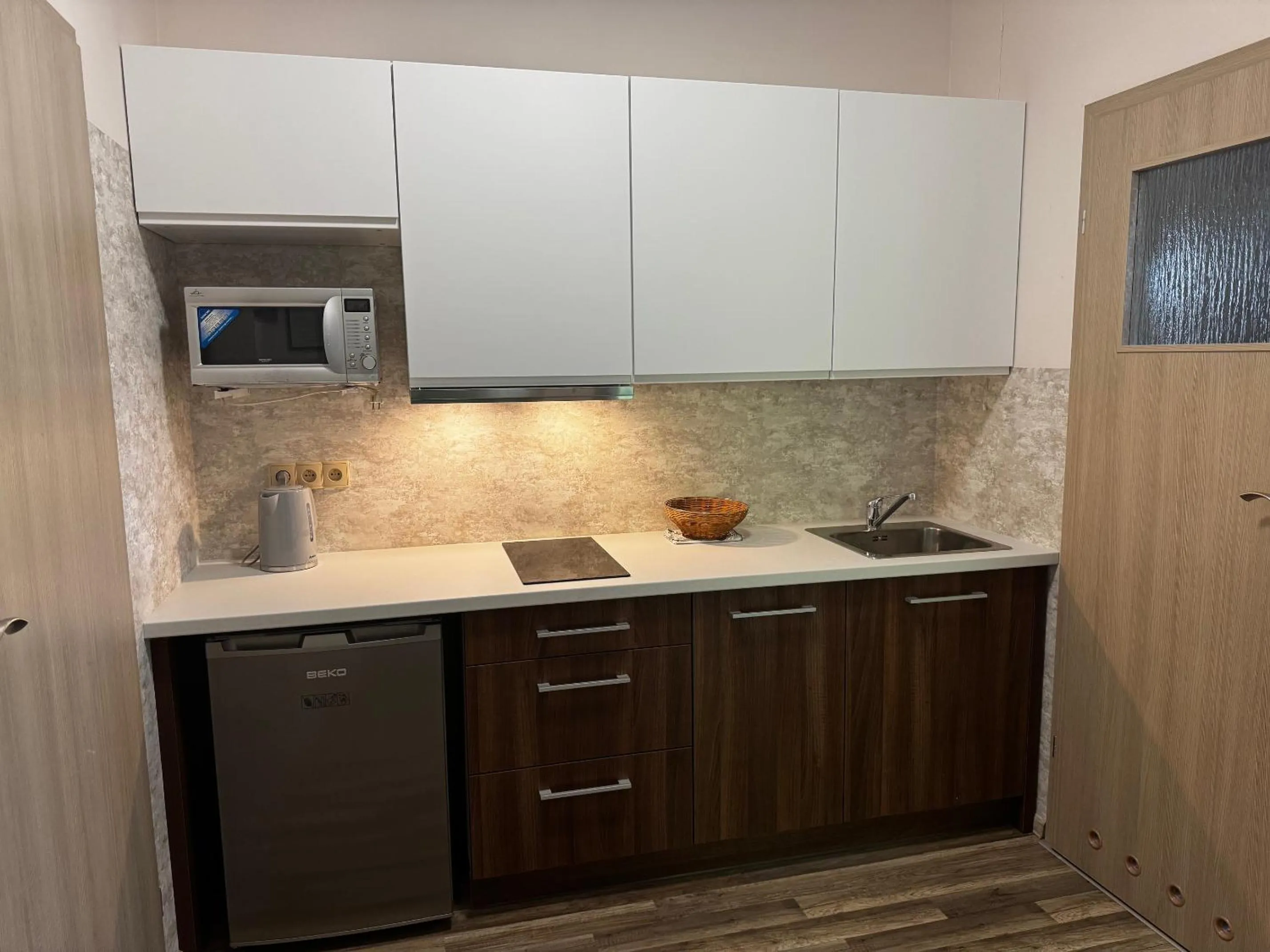 Kitchen or kitchenette in ApartamentyKudowa - Willa Pod Dębami z ogrodem i parkingiem,