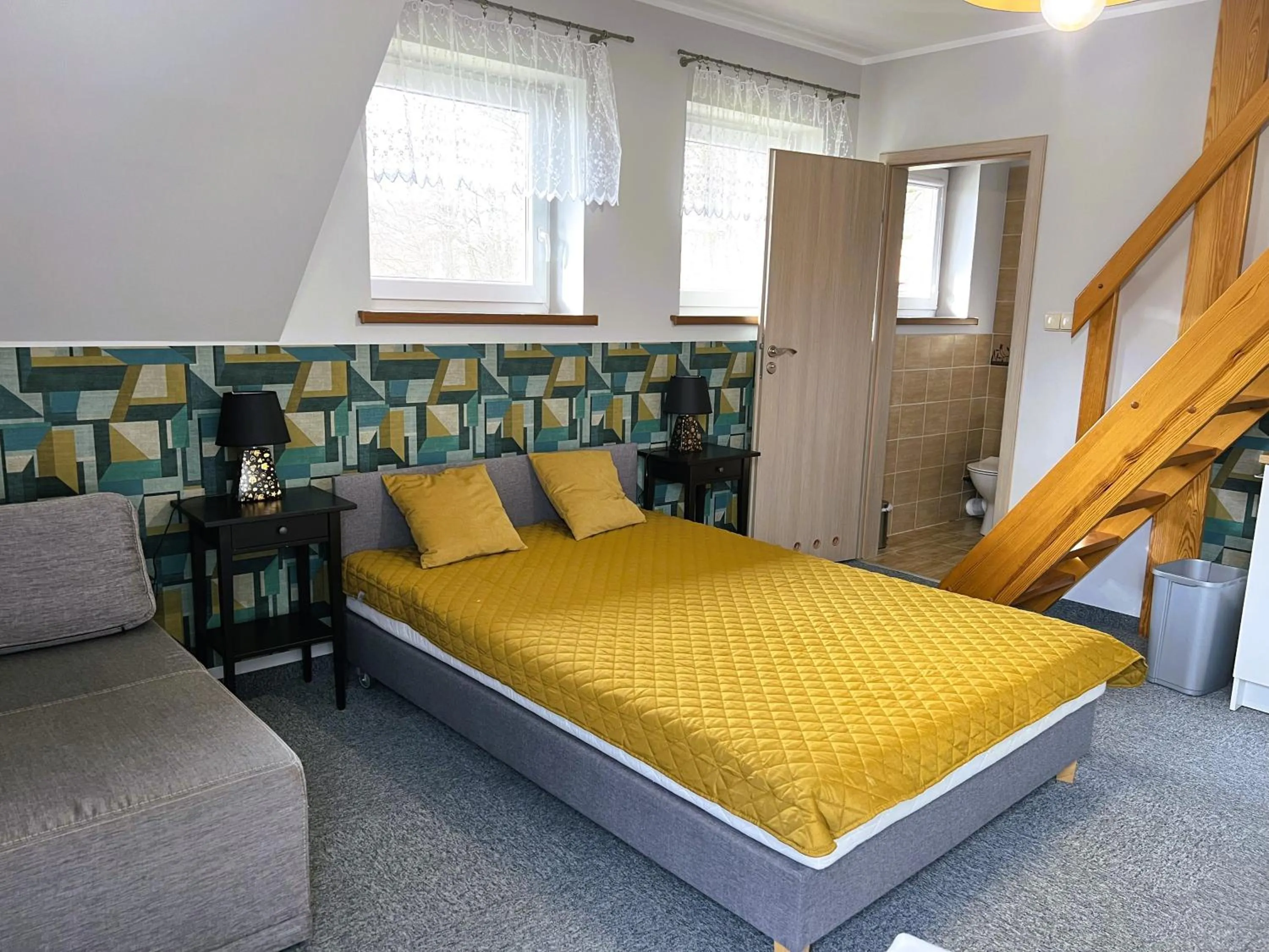 Bed in ApartamentyKudowa - Willa Pod Dębami z ogrodem i parkingiem,