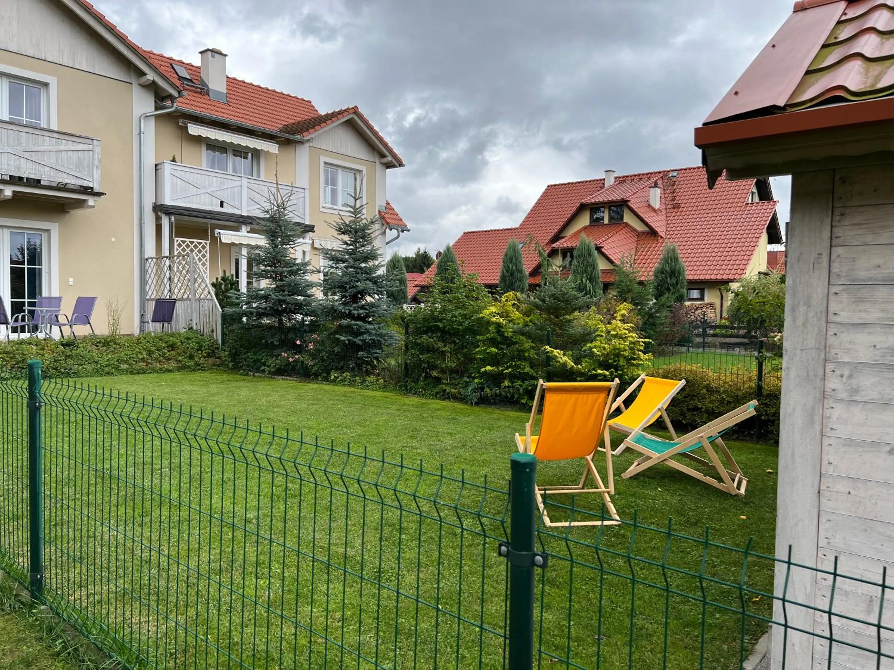 Property building in ApartamentyKudowa - Willa Pod Dębami z ogrodem i parkingiem,