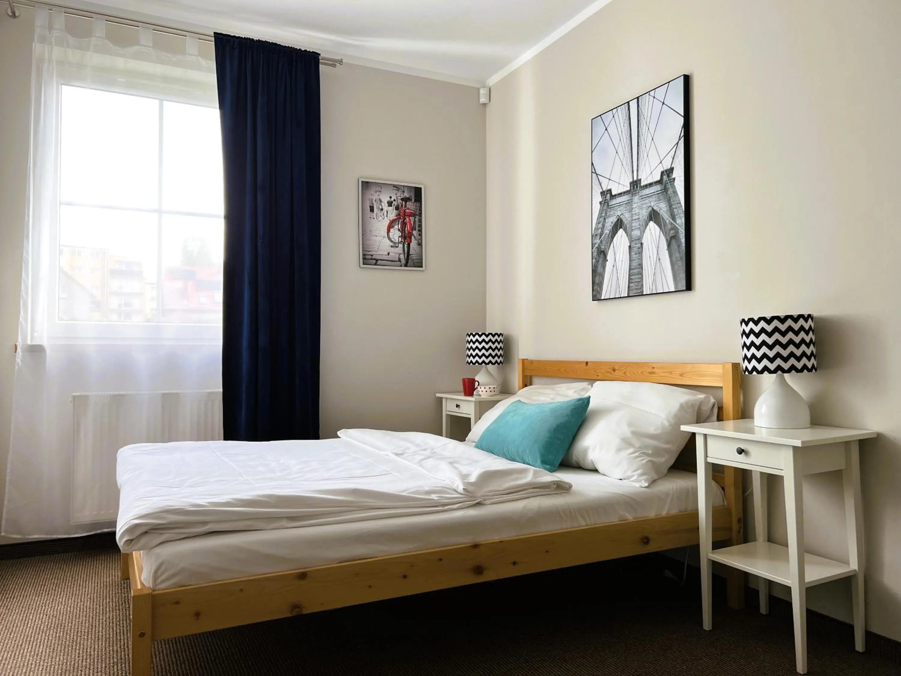 Bed in ApartamentyKudowa - Willa Pod Dębami z ogrodem i parkingiem,