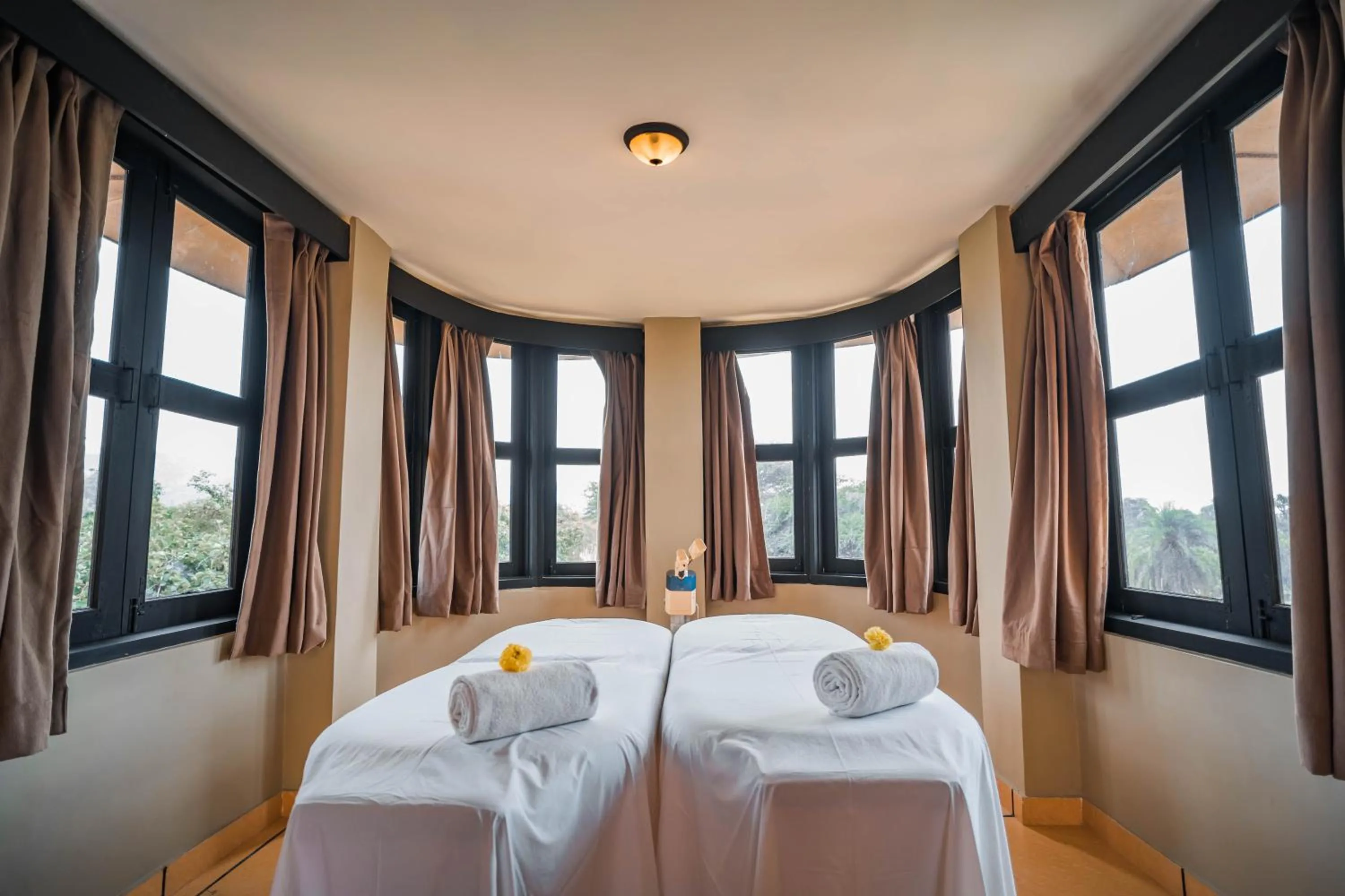 Bed in Clarks Safari Pushkar