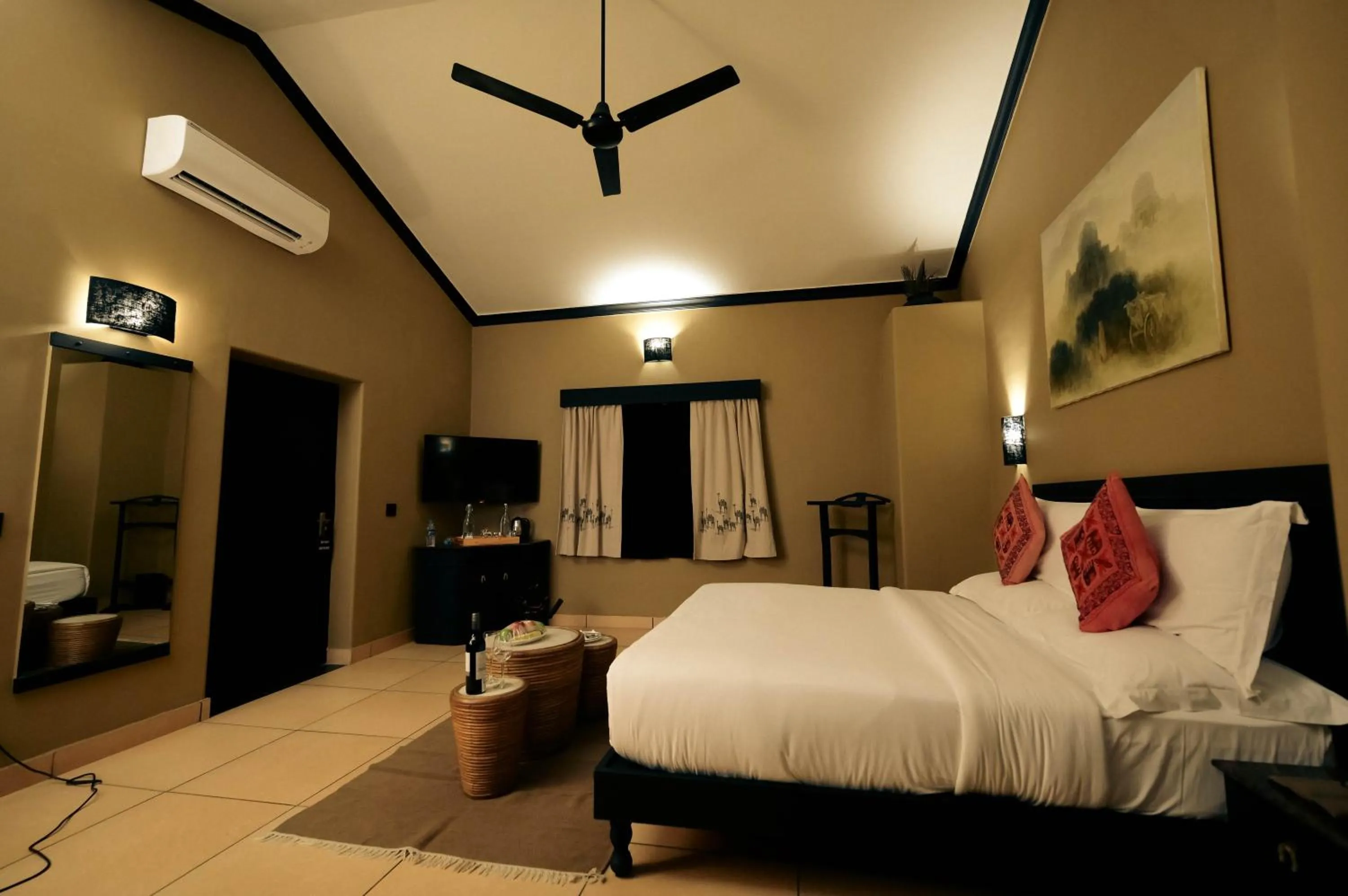 Bed in Clarks Safari Pushkar