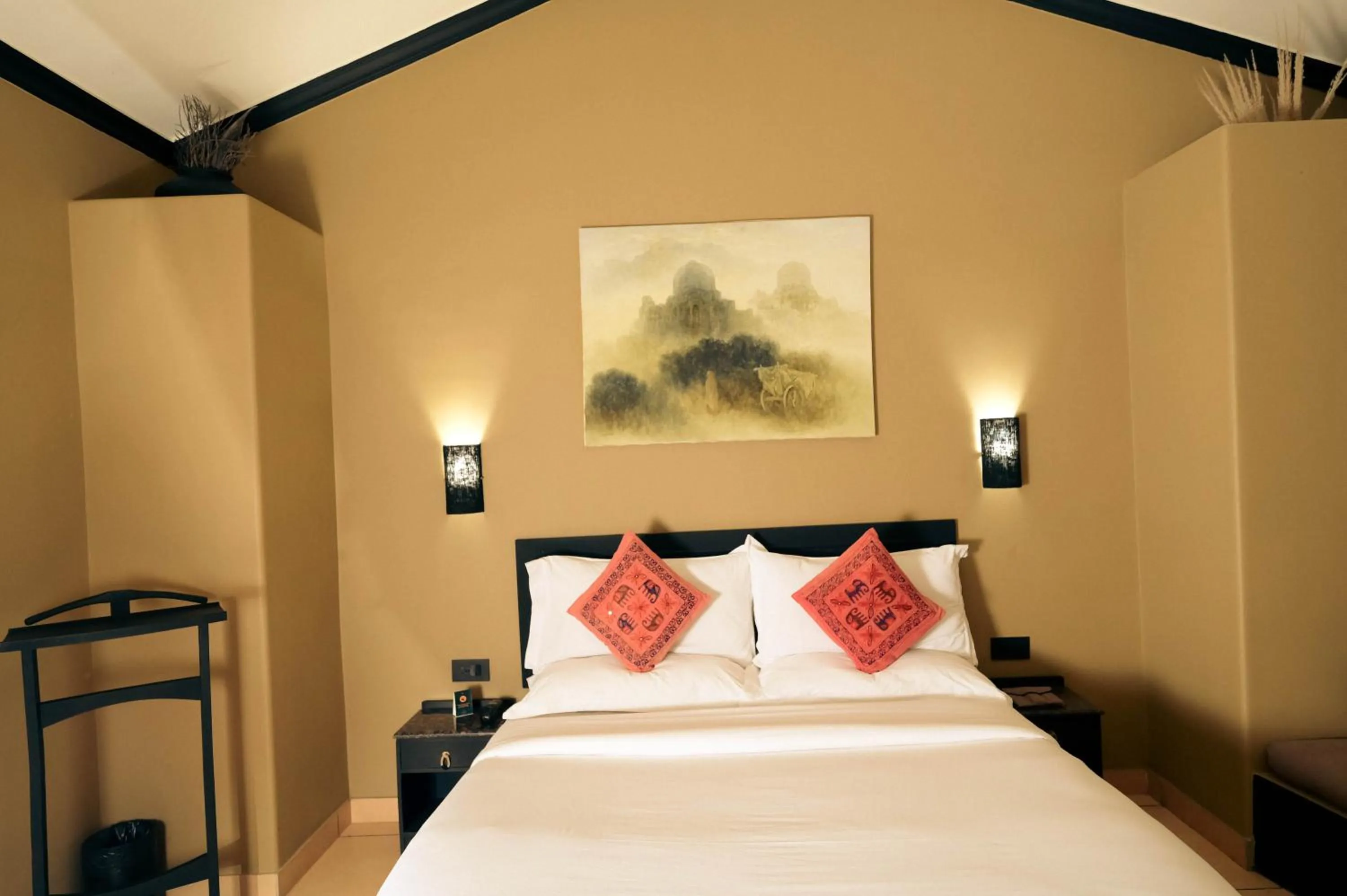 Bed in Clarks Safari Pushkar