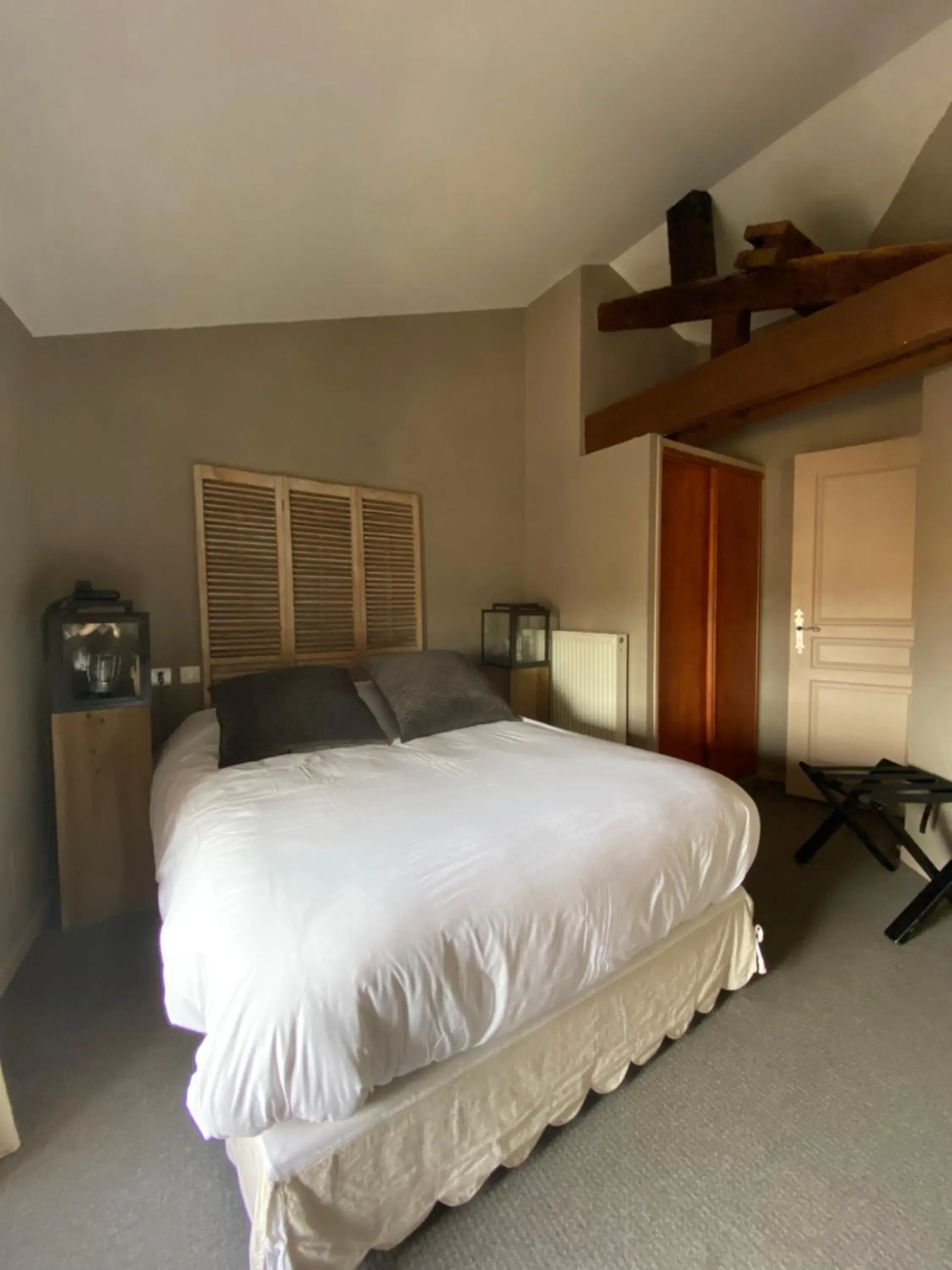 Classic Room in Hôtel de la Tour Classic Room in Hôtel de la Tour