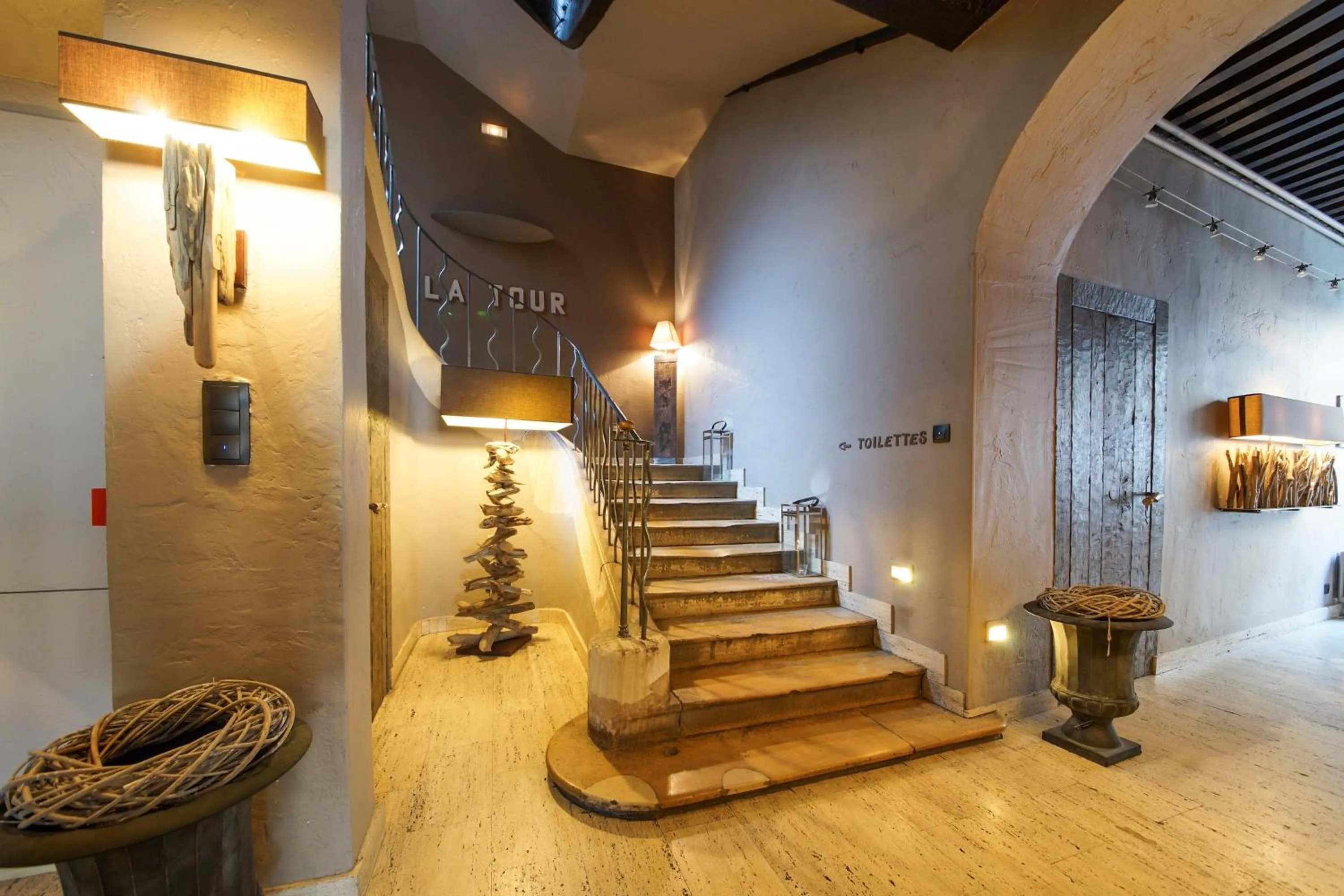 Property building in Hôtel de la Tour