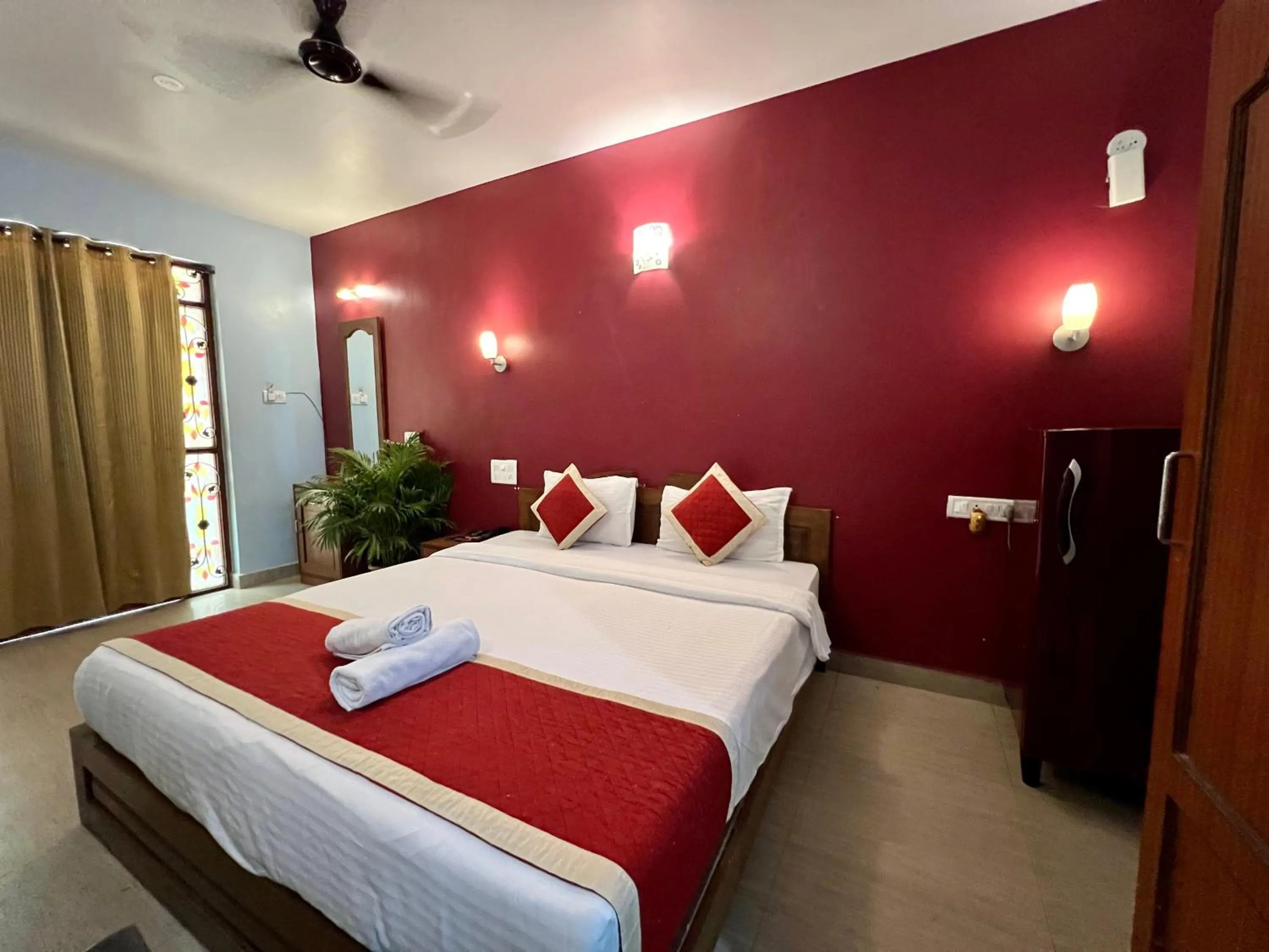 Photo of the whole room, Bed in Baga Beach Myron