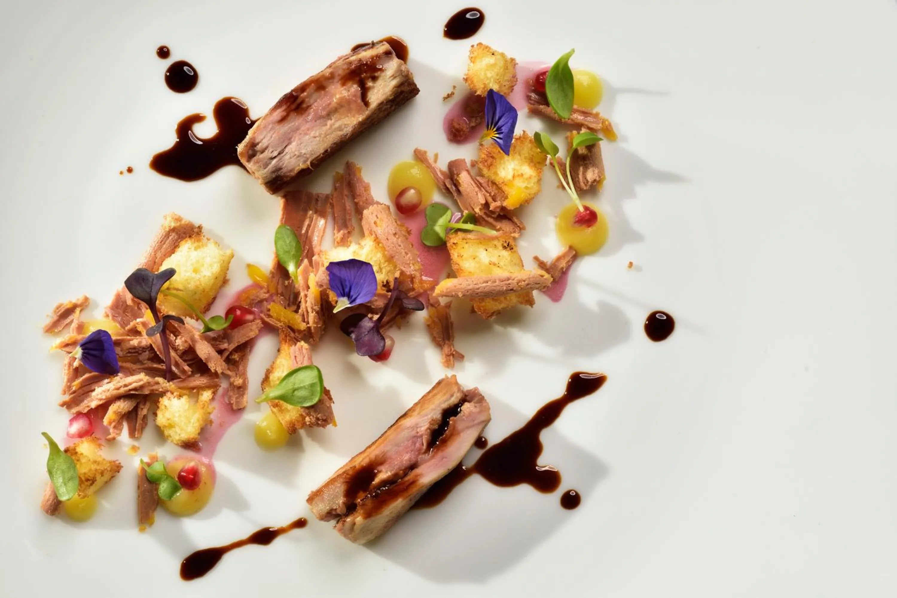 Restaurant/places to eat in Swiss Diamond Hotel & Spa