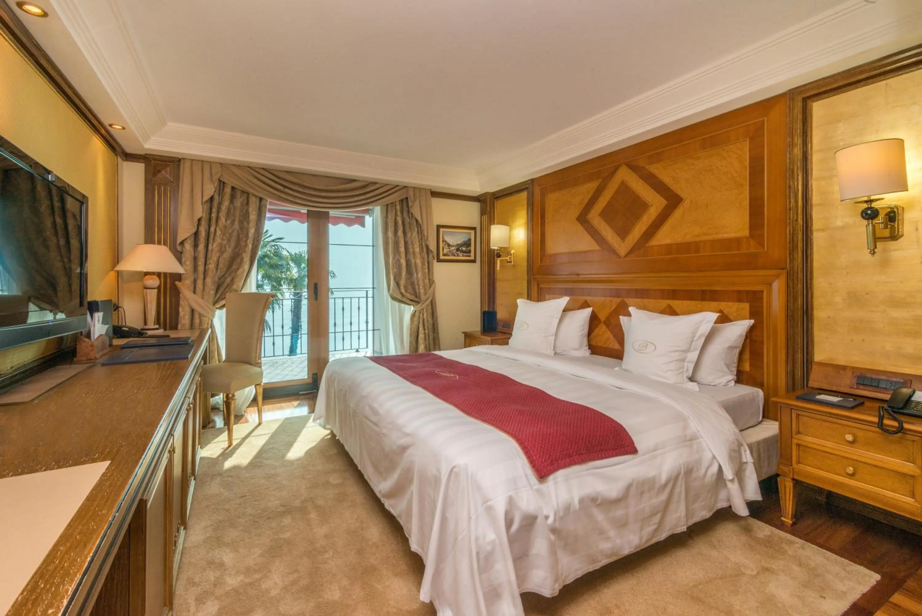 Bed in Swiss Diamond Hotel & Spa