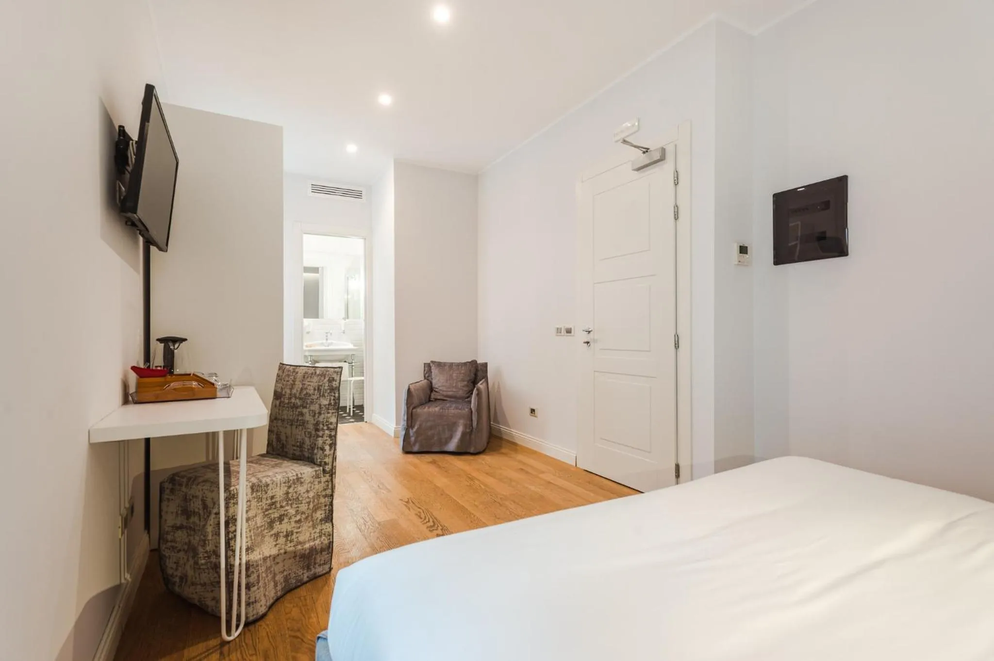 Bedroom, Bed in Nikis Collection Trastevere