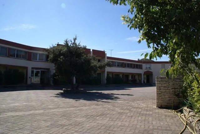 Facade/entrance in Hotel Le Lagon