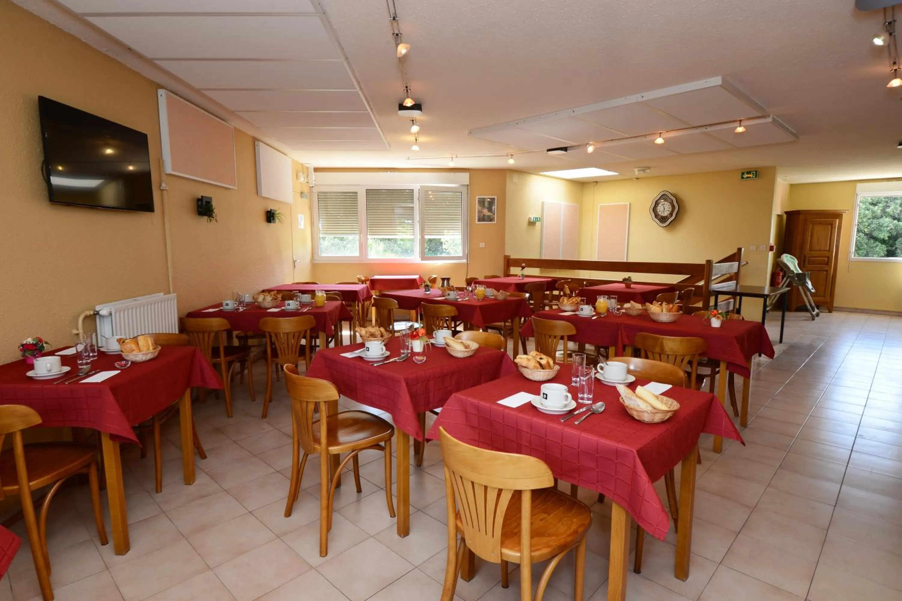 Restaurant/places to eat in Hotel Le Lagon