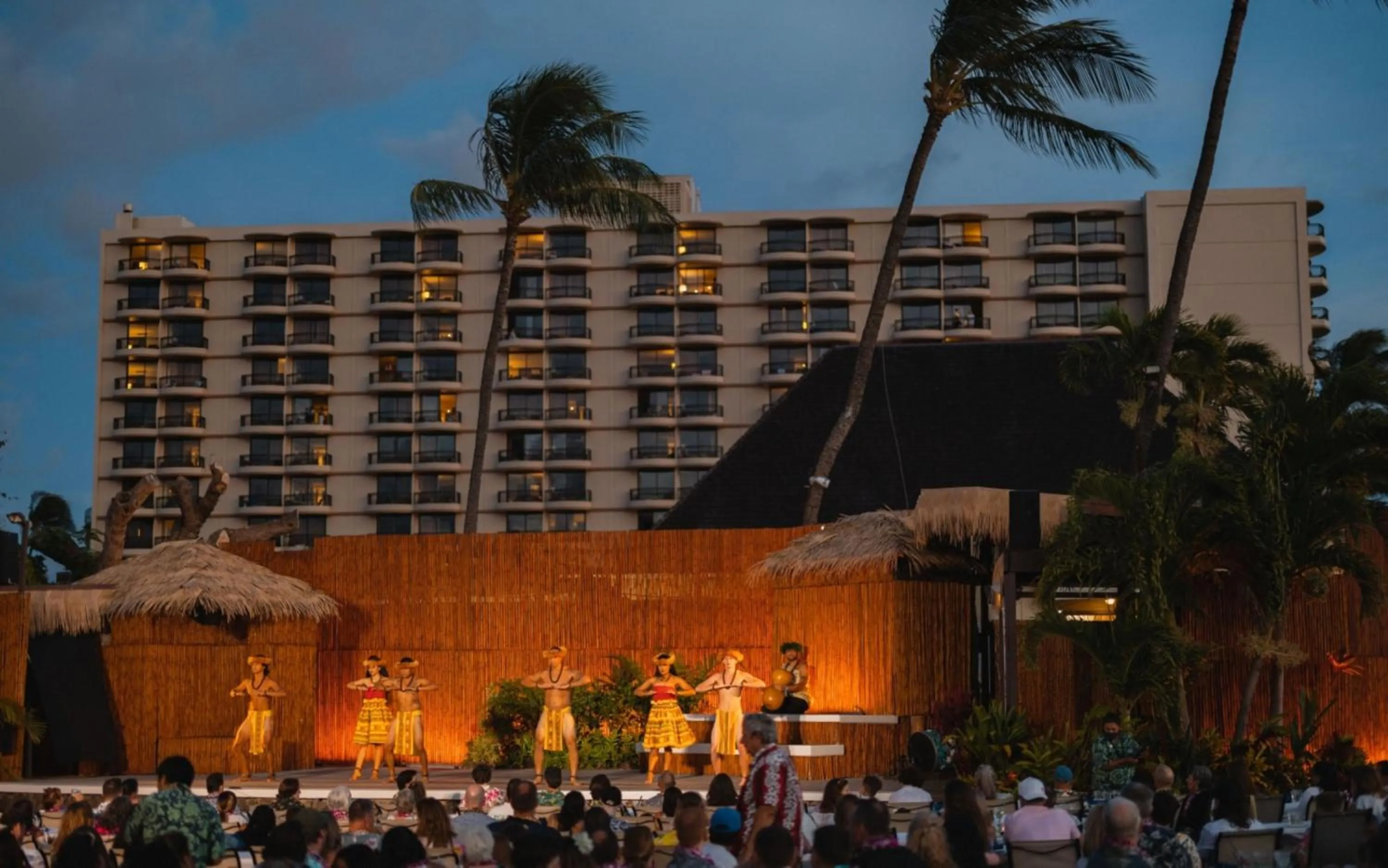Entertainment in Royal Lahaina Resort & Bungalows