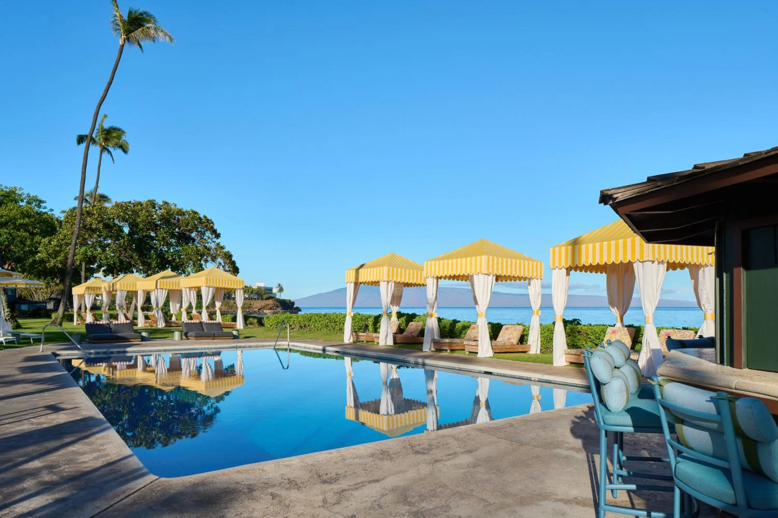 Restaurant/places to eat in Royal Lahaina Resort & Bungalows