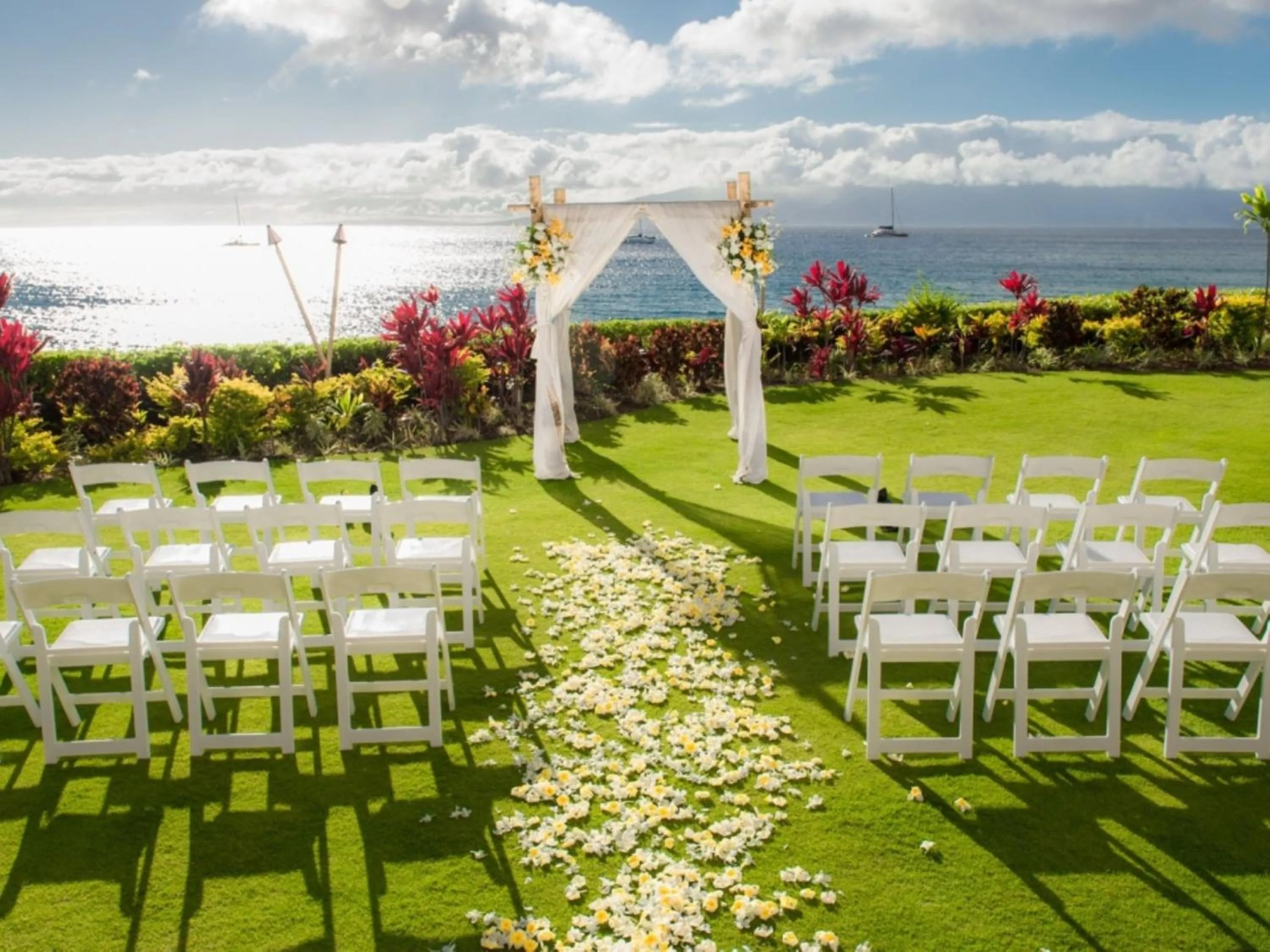wedding in Royal Lahaina Resort & Bungalows