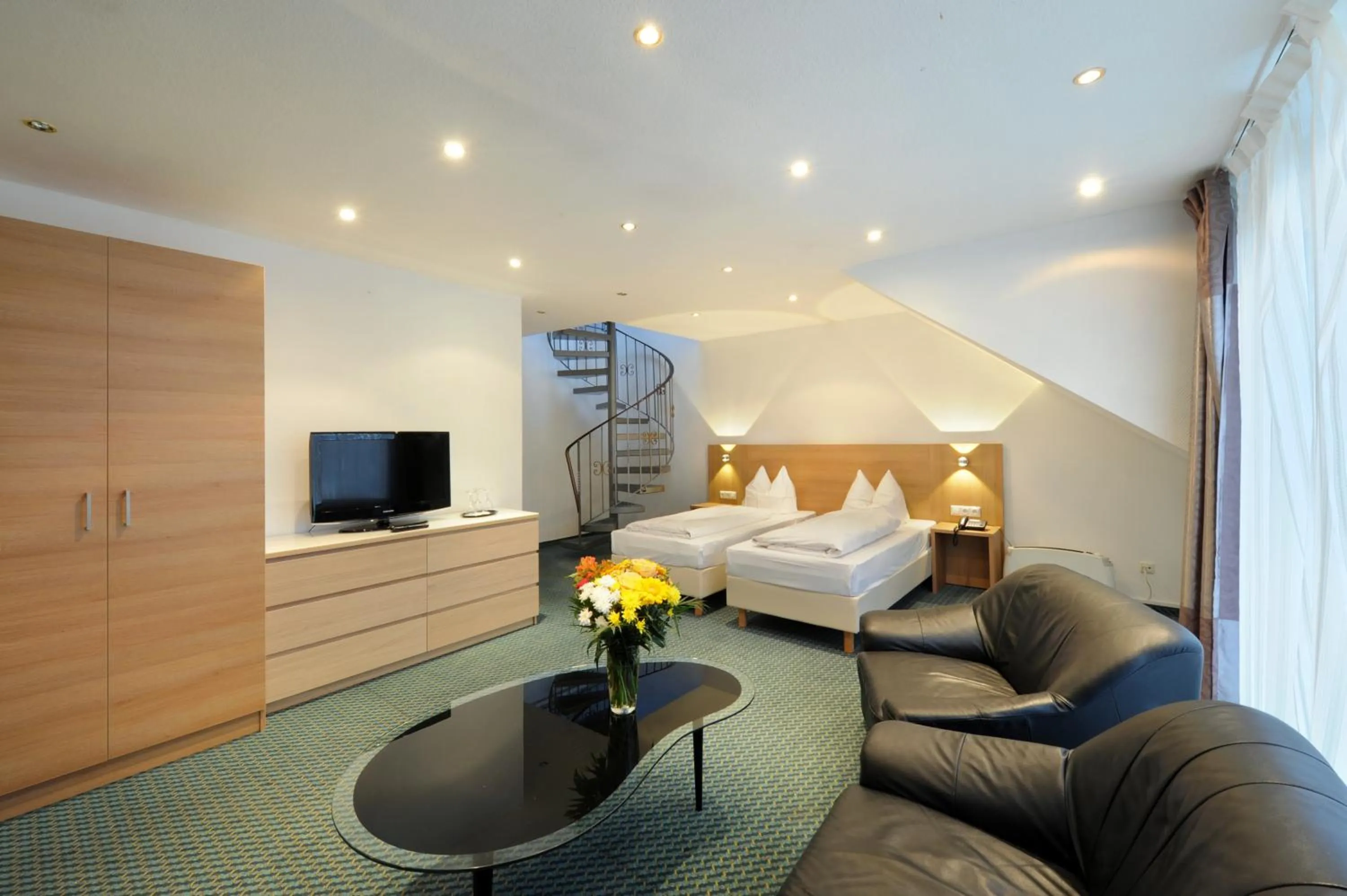 Photo of the whole room, Bed in Bellevue Hotel