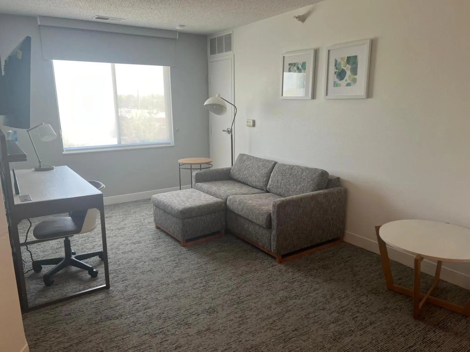 Living room in TownePlace Suites Detroit Warren