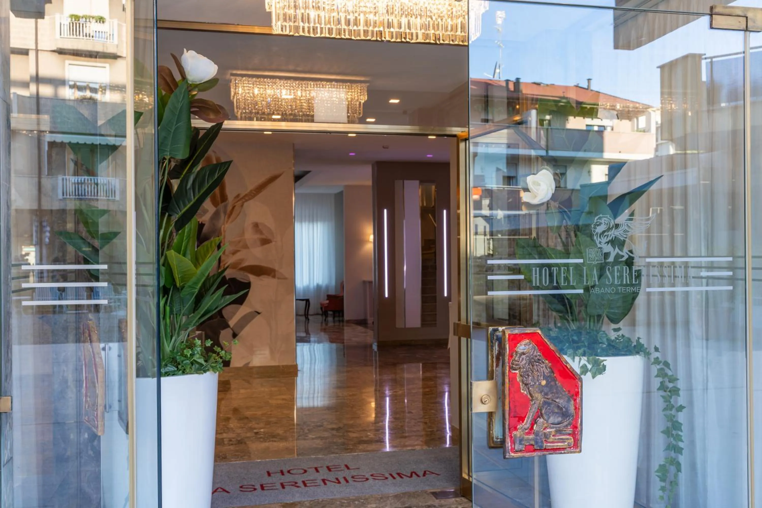 Facade/entrance in HOTEL la SERENISSIMA TERME & SPA
