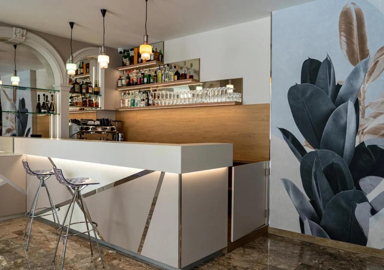 Lounge or bar in HOTEL la SERENISSIMA TERME & SPA