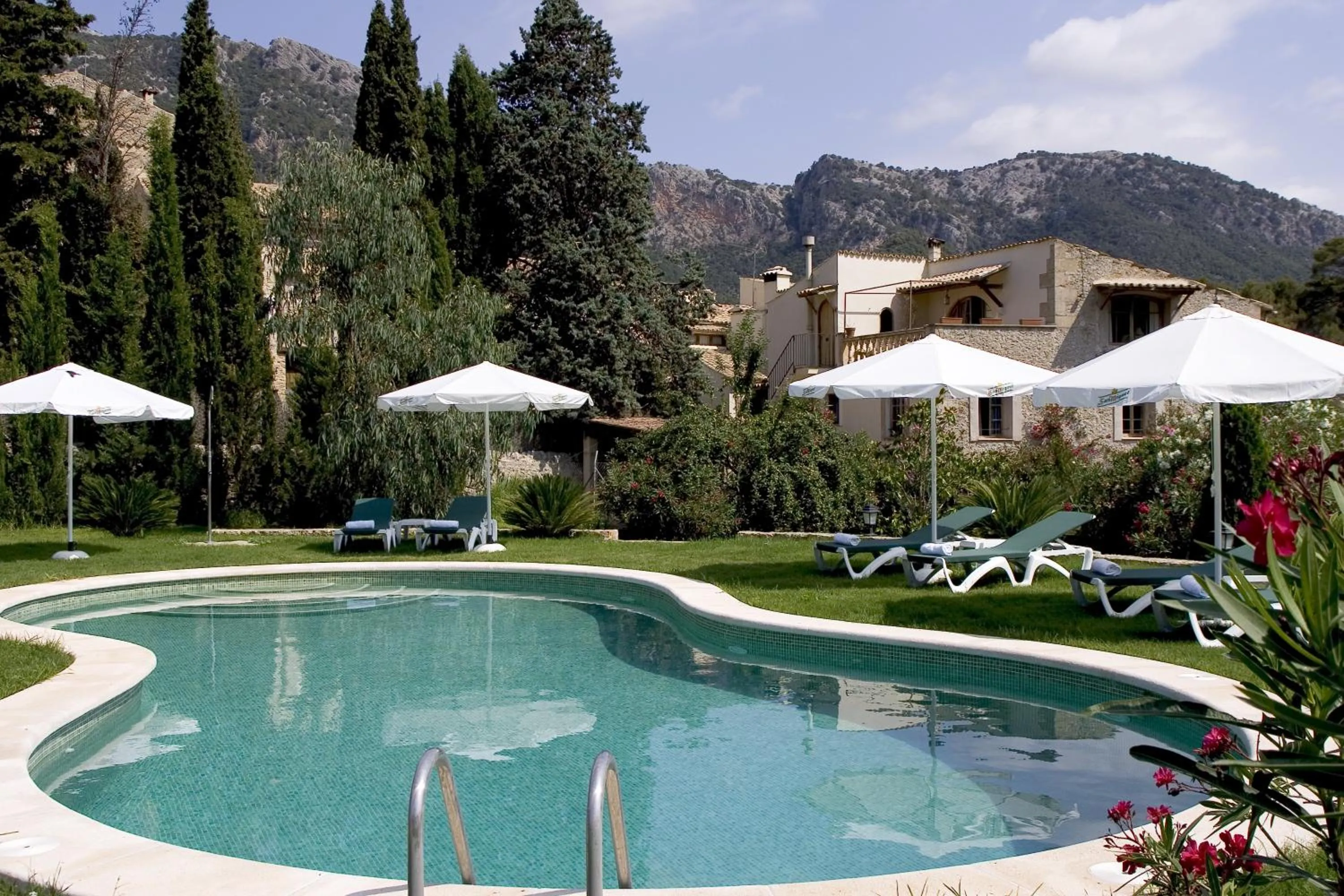 Pool view in Hotel Rural Nou Dalt Muntanya