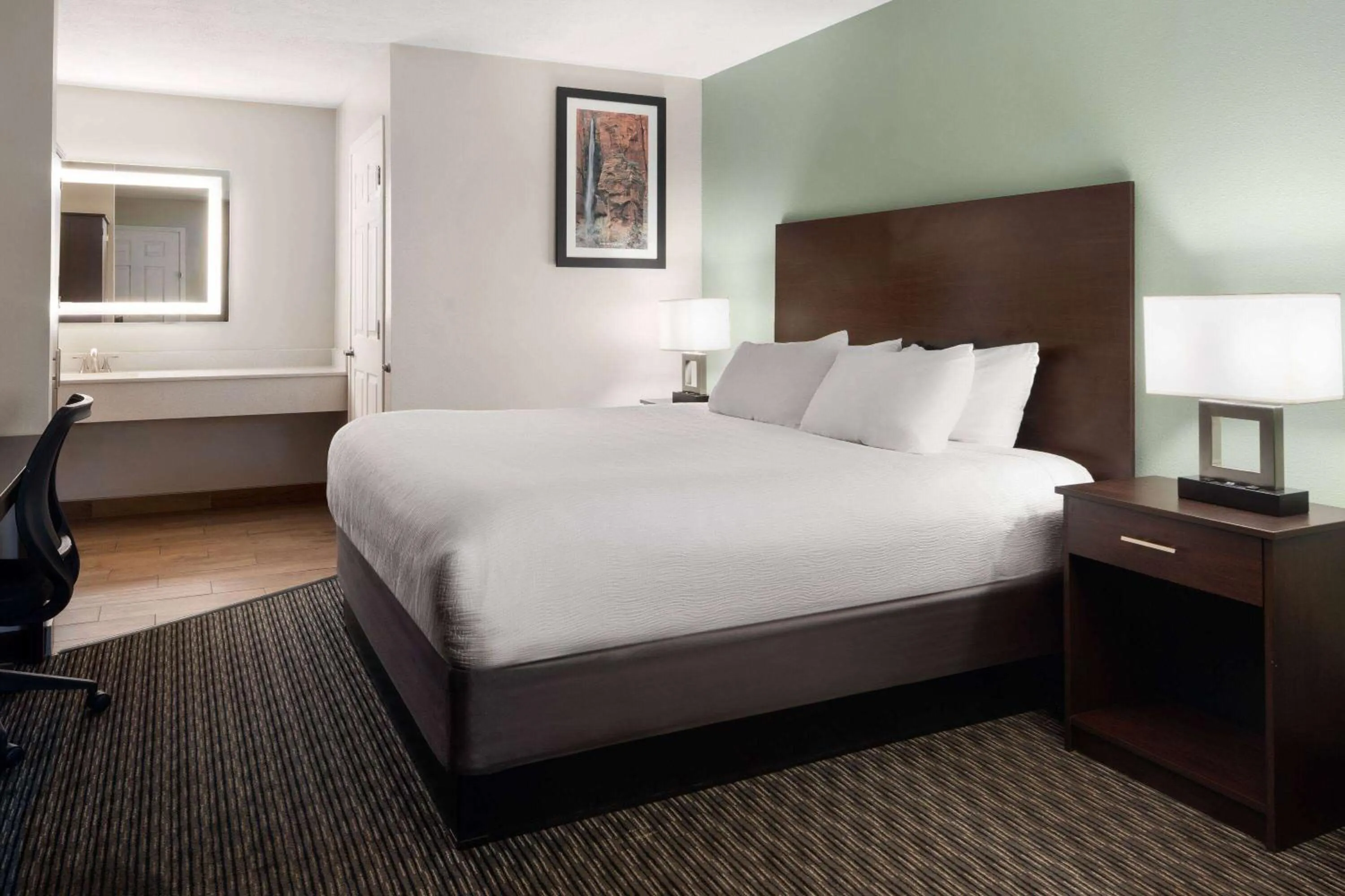 Bed in Wingate by Wyndham Cedar City