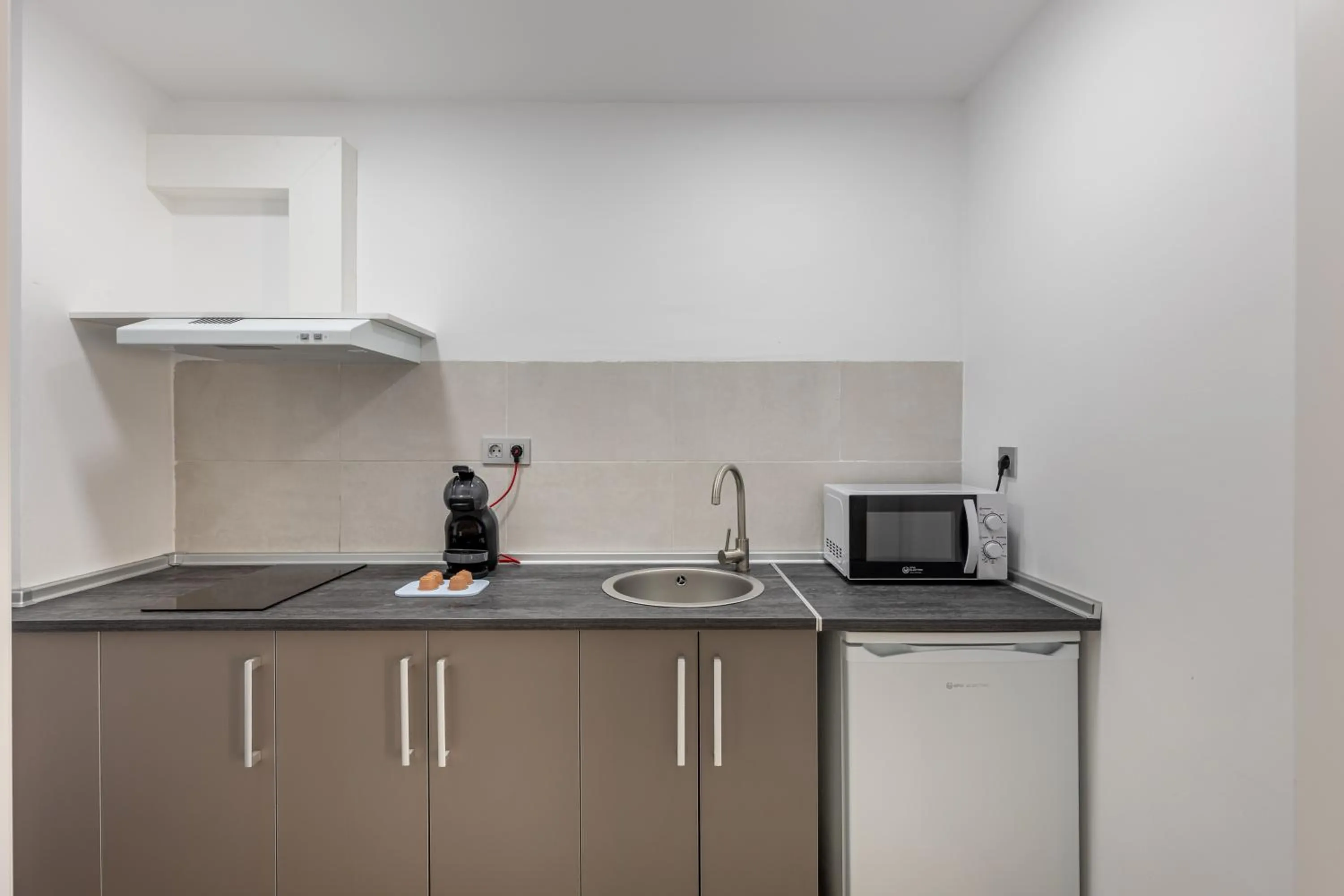 Kitchen or kitchenette in Apartamentos Realejo Granada Centro 3000