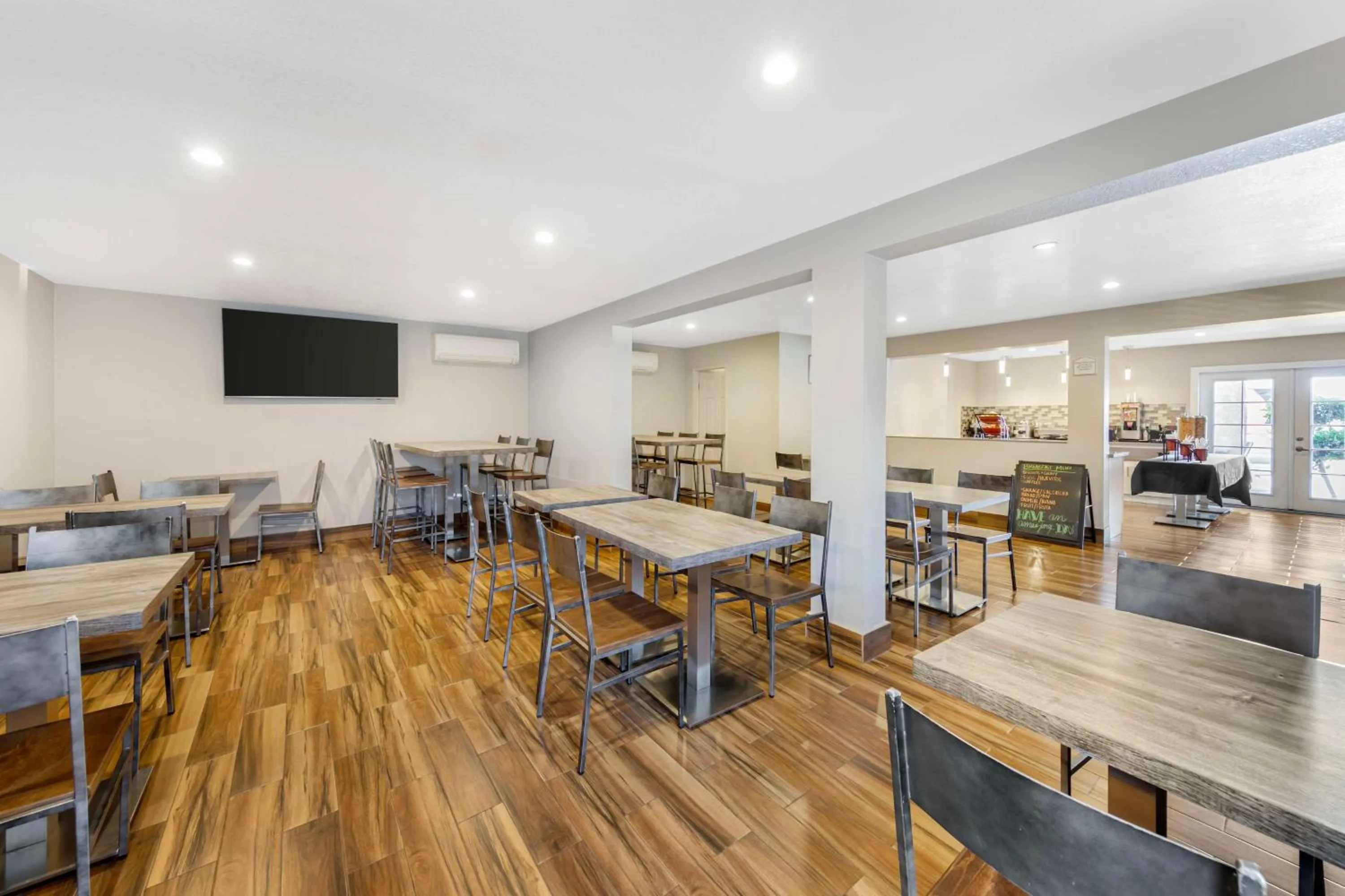 Breakfast in Best Western Plus Ontario Airport & Convention Center