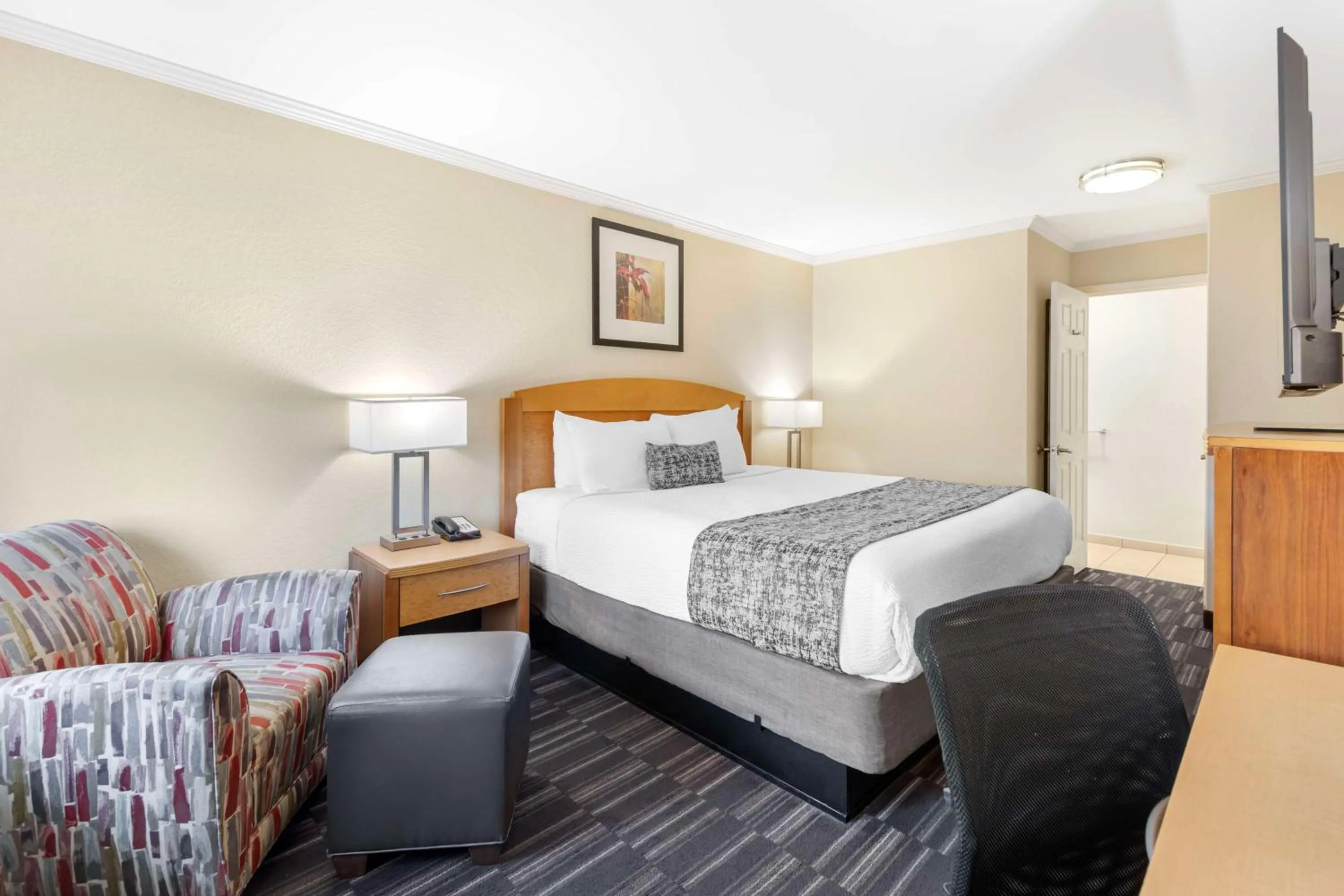 Bedroom, Bed in Best Western Plus Ontario Airport & Convention Center