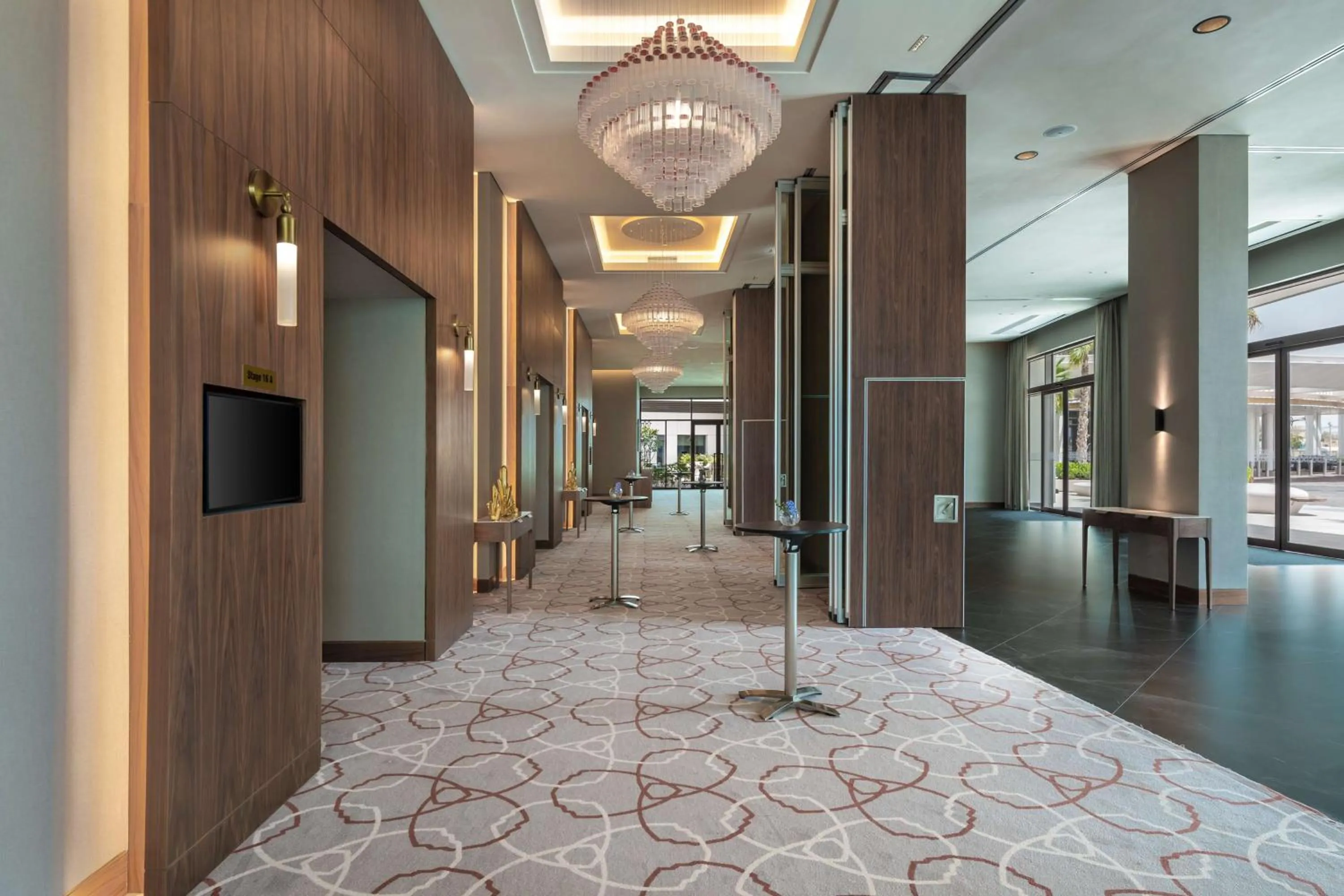 Meeting/conference room in The WB Abu Dhabi, Curio Collection By Hilton
