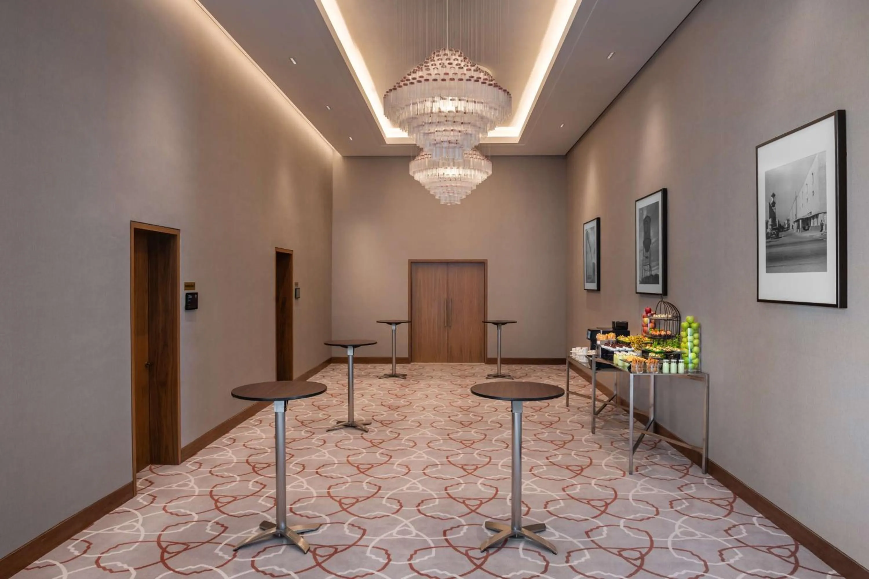 Meeting/conference room in The WB Abu Dhabi, Curio Collection By Hilton