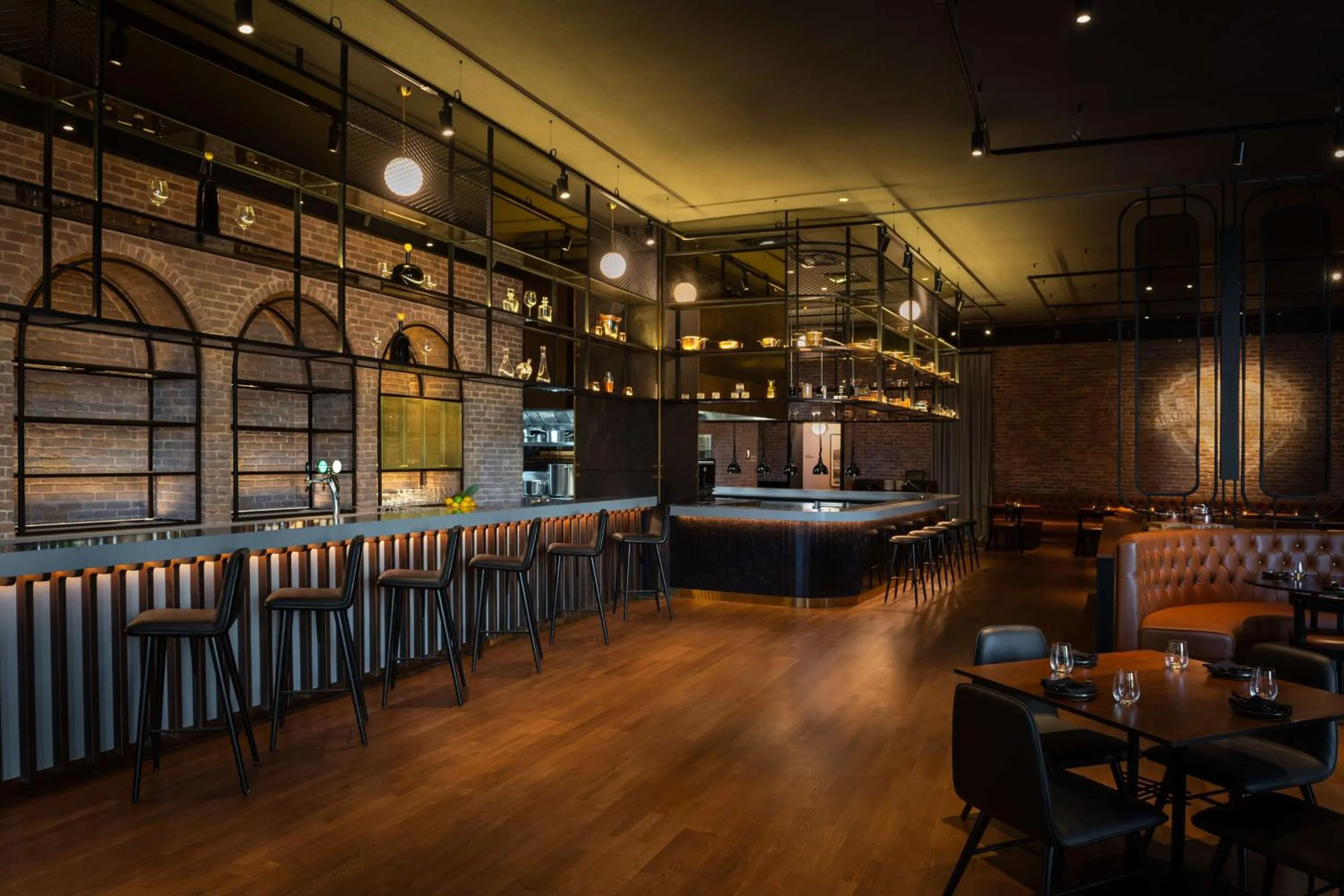 Restaurant/places to eat in The WB Abu Dhabi, Curio Collection By Hilton