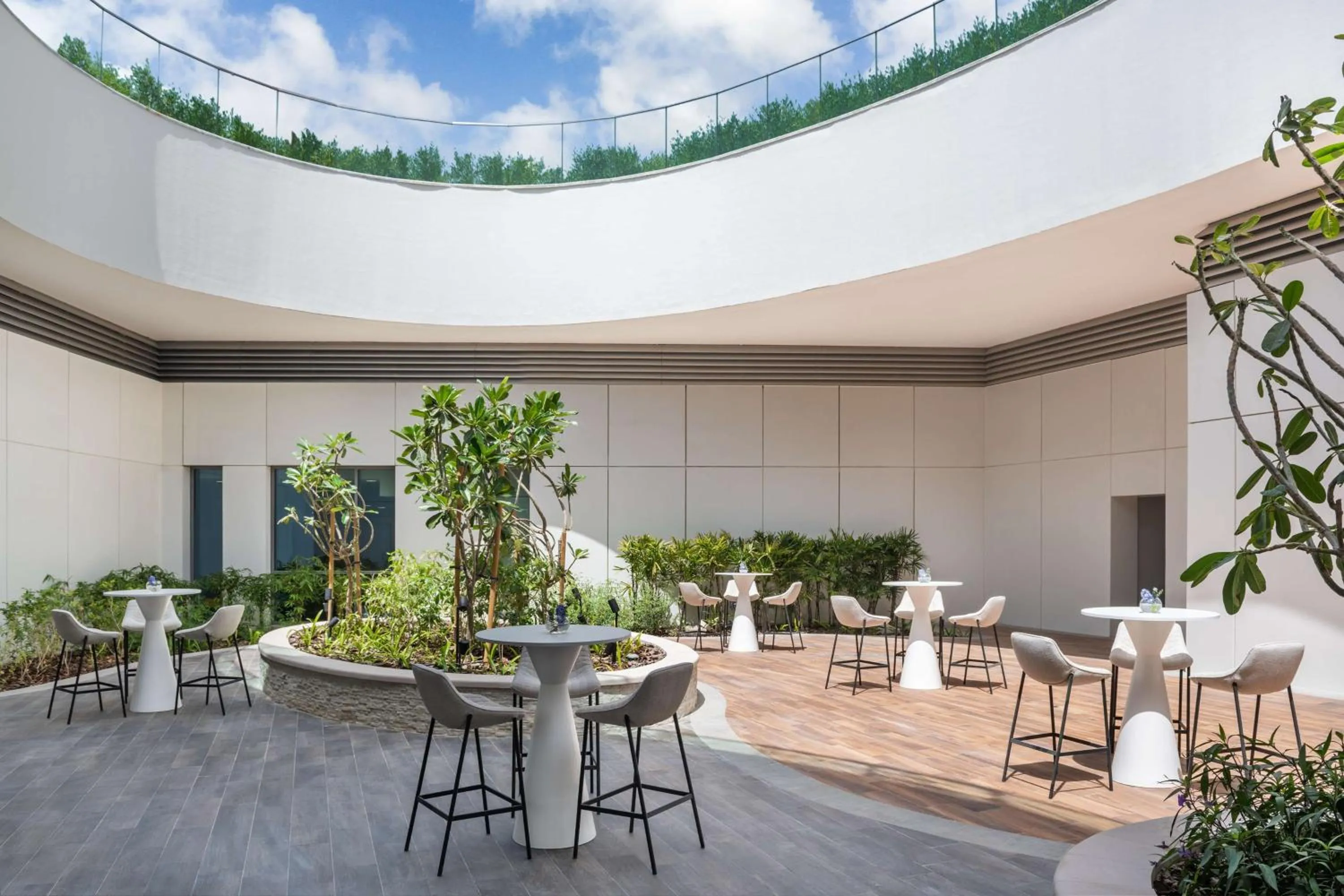 Meeting/conference room in The WB Abu Dhabi, Curio Collection By Hilton