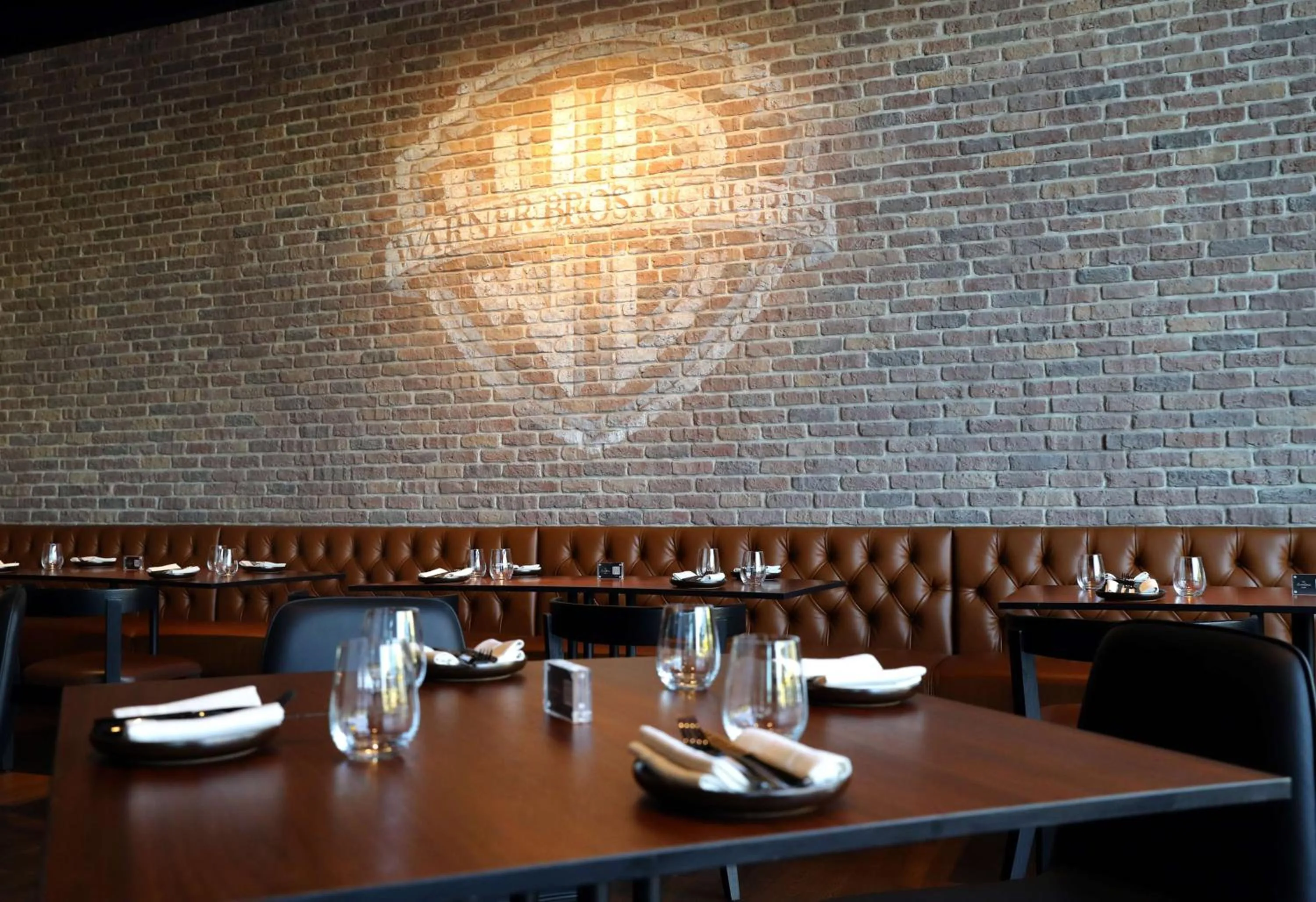 Restaurant/places to eat in The WB Abu Dhabi, Curio Collection By Hilton