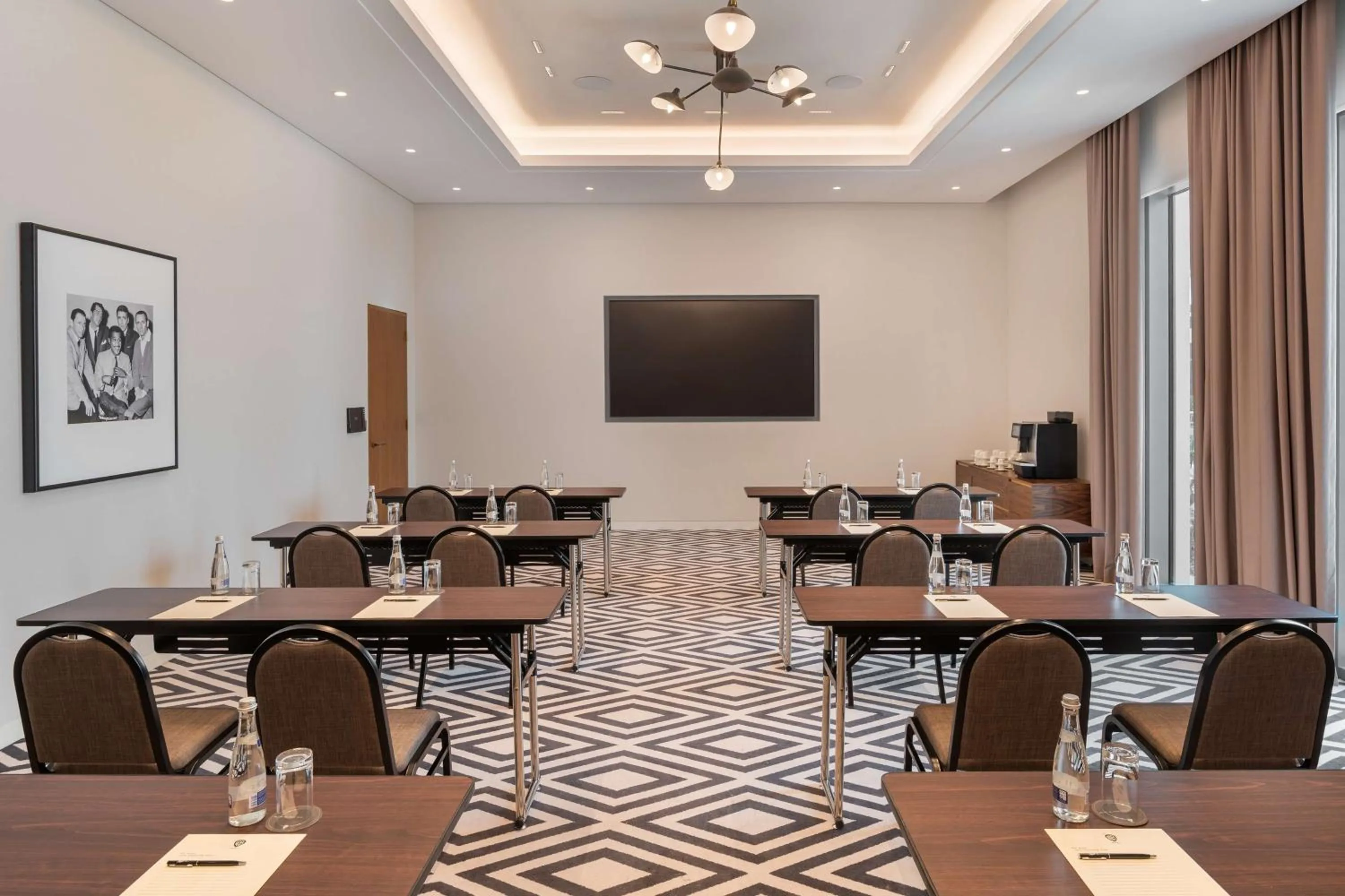 Meeting/conference room in The WB Abu Dhabi, Curio Collection By Hilton