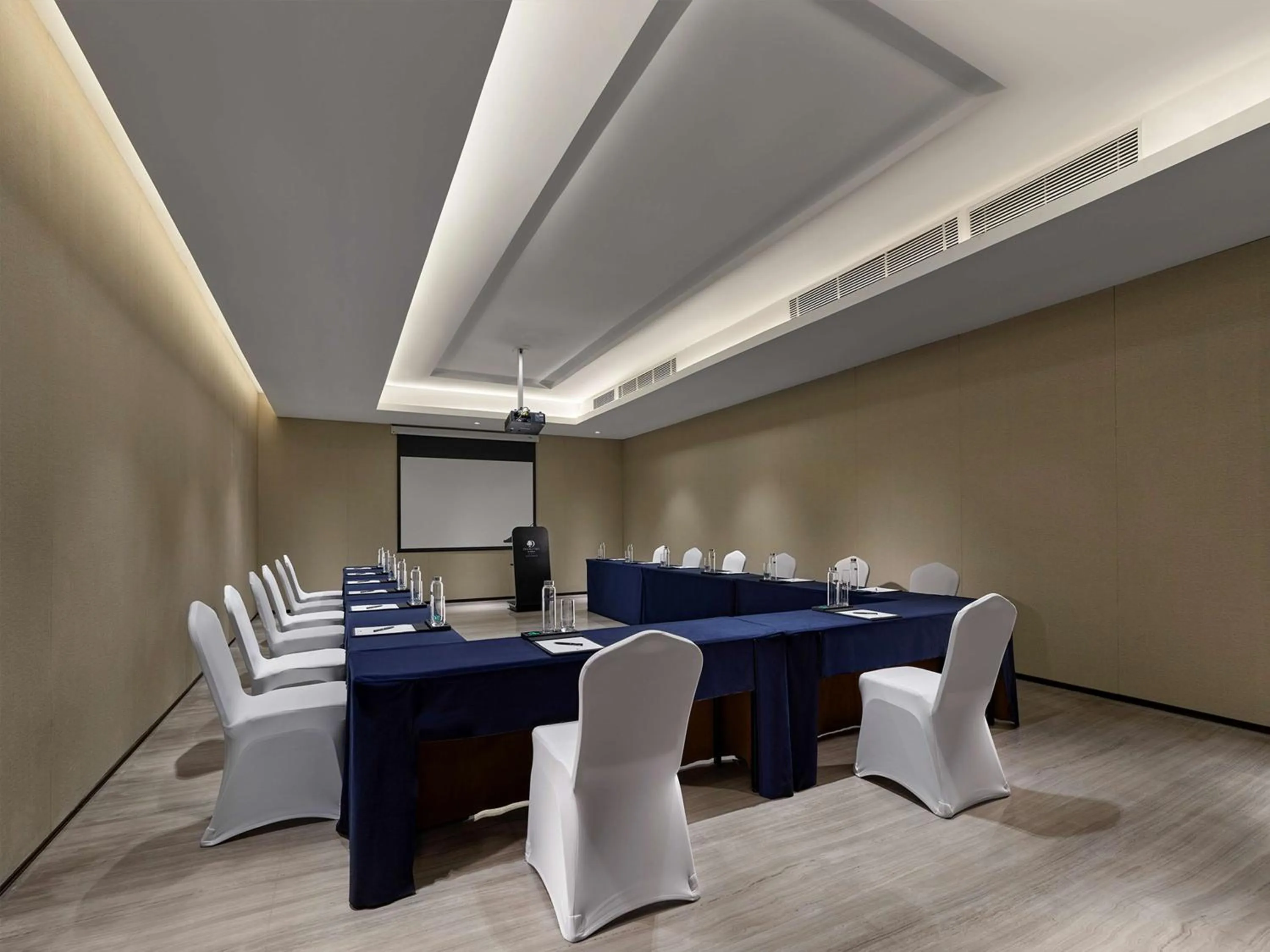 Meeting/conference room in Doubletree By Hilton Quzhou