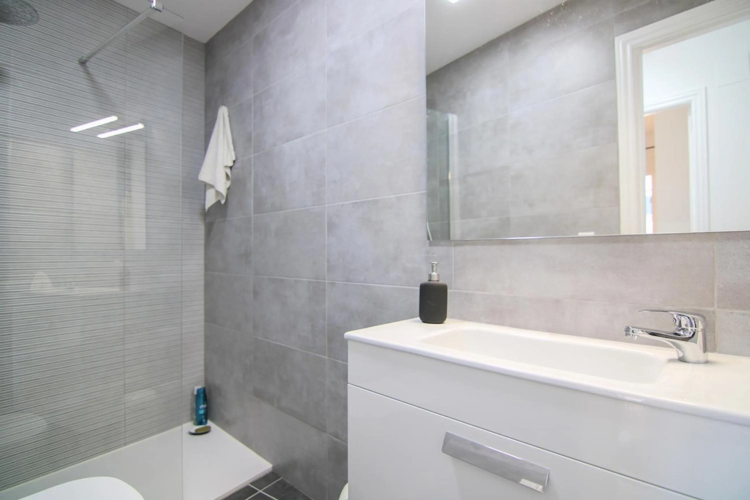 Apartamento con piscina en el centro de Calpe - PUEBLOMAR