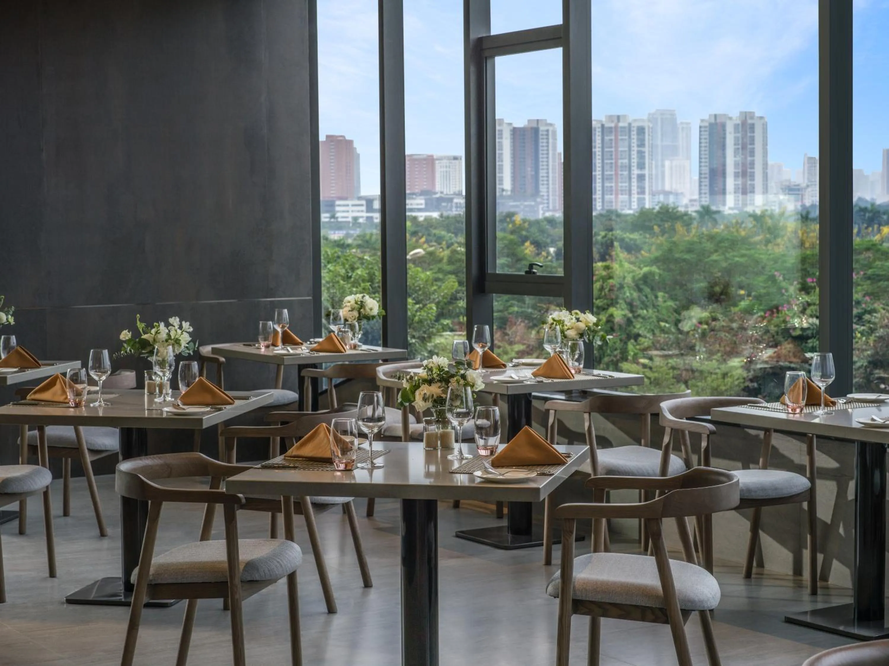 Restaurant/places to eat in Fraser Residence Hanoi