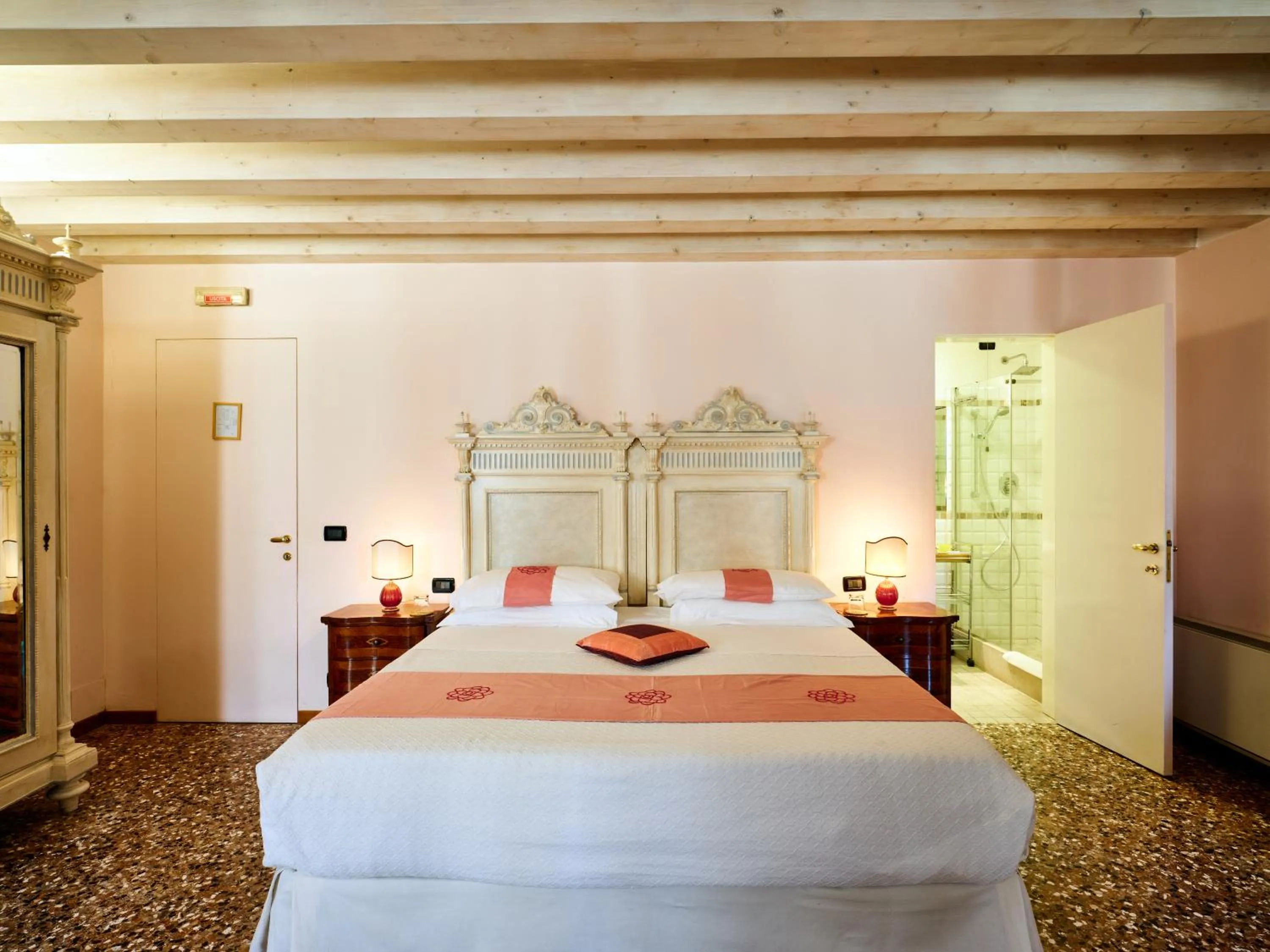 Bed in La Villeggiatura