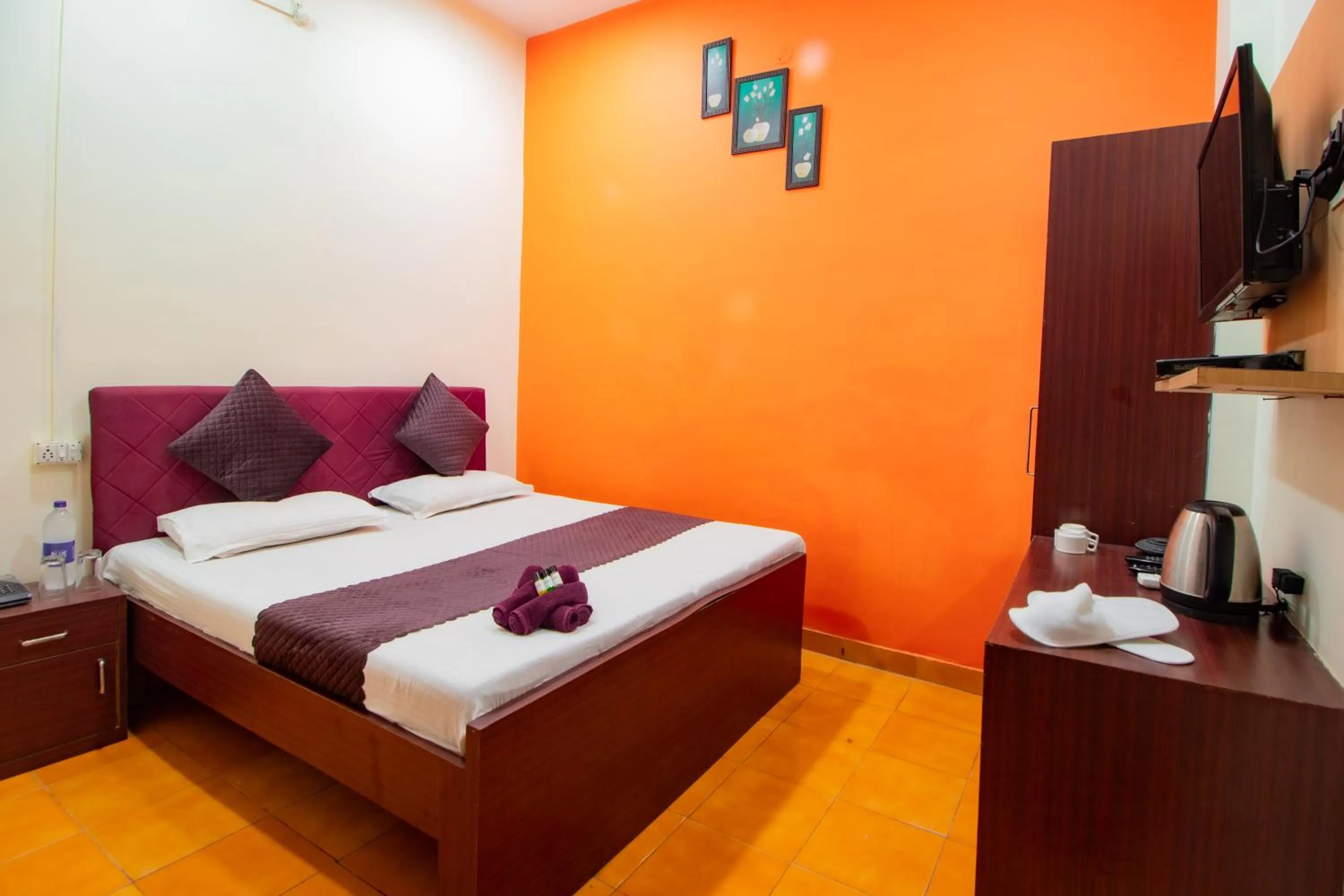 Bedroom, Bed in Hotel Ashirwad